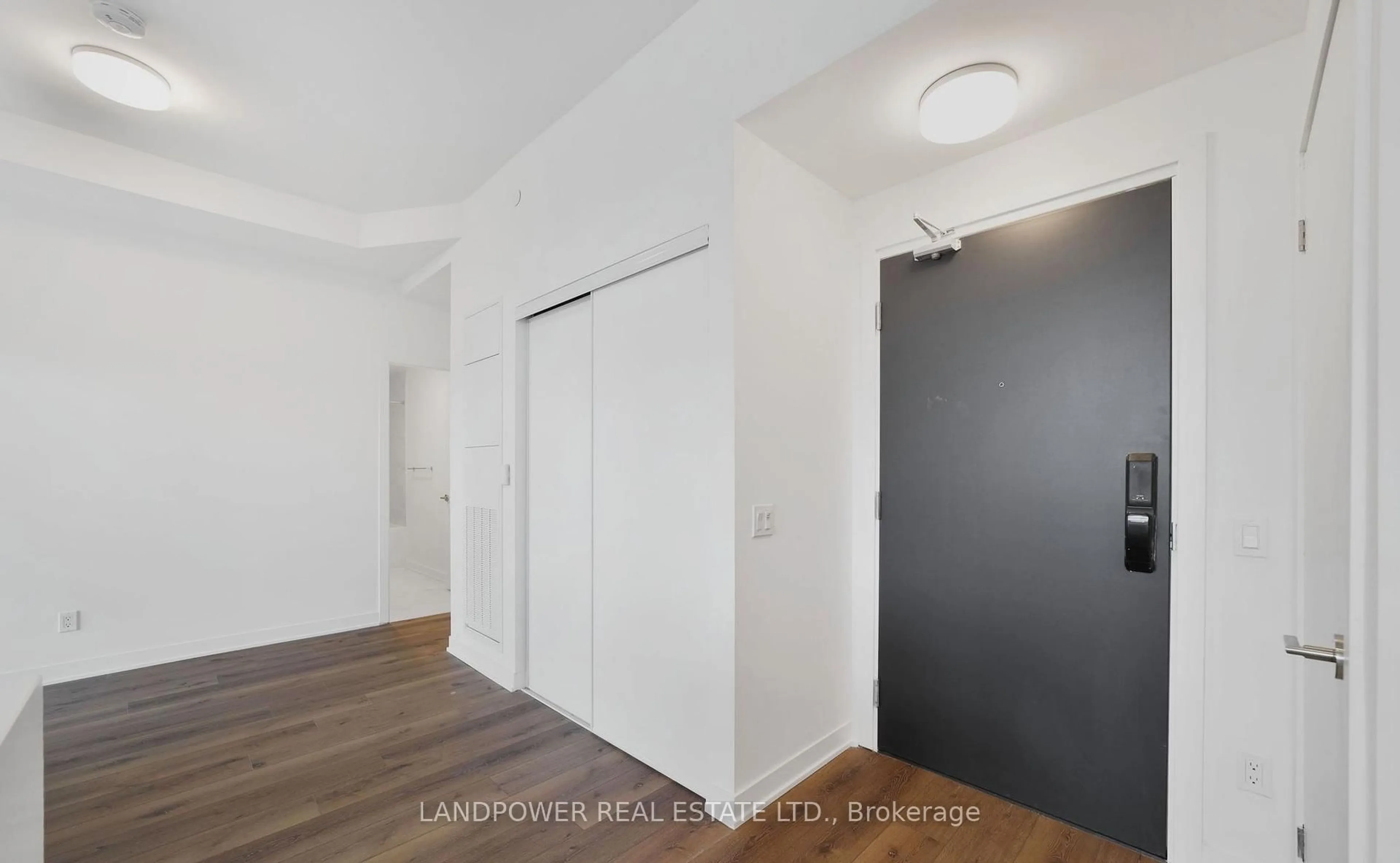 Indoor entryway for 405 Dundas St #PH09, Oakville Ontario L6M 5P9