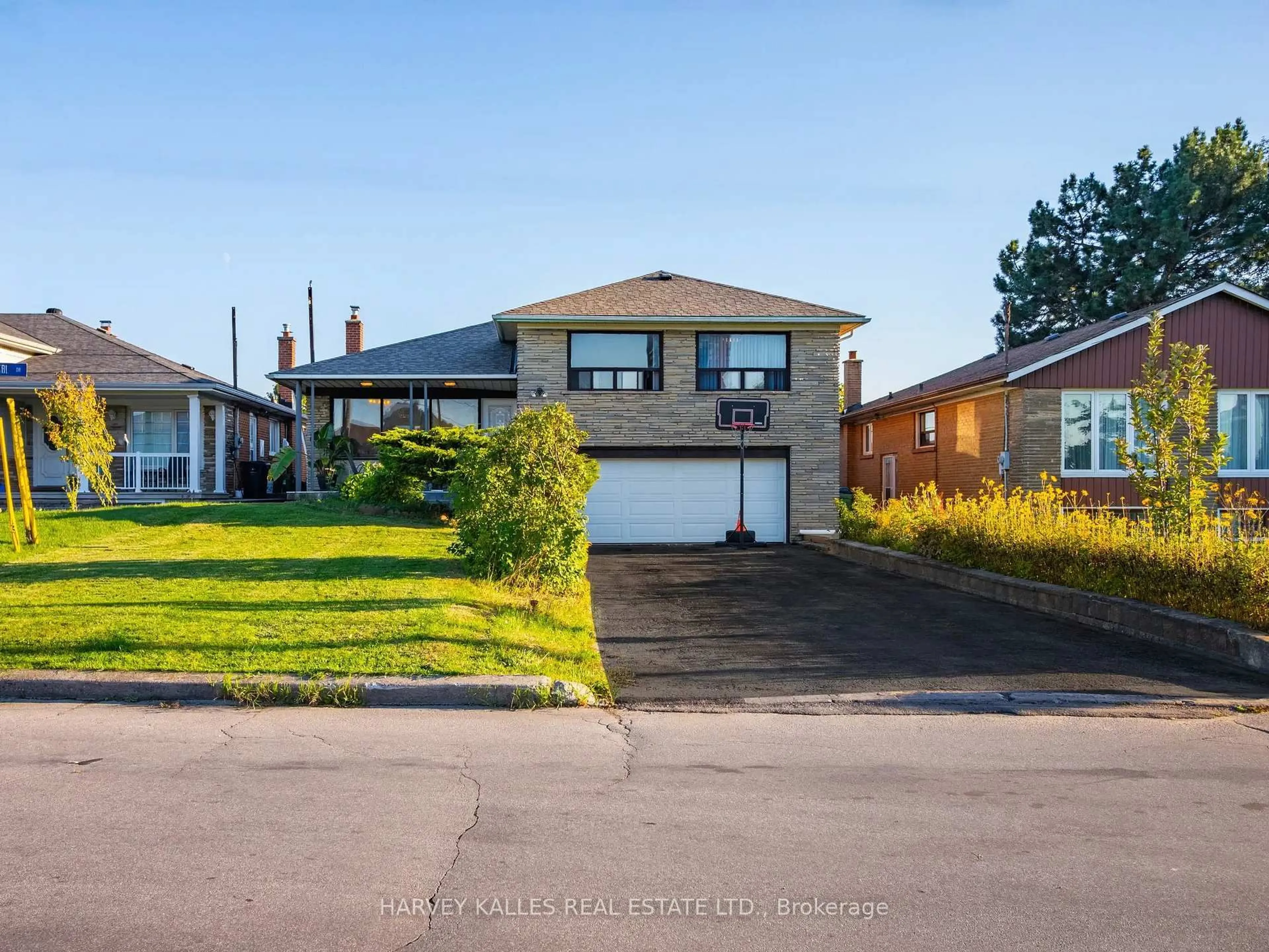 Unknown for 49 Wenderly Dr, Toronto Ontario M6B 2P1