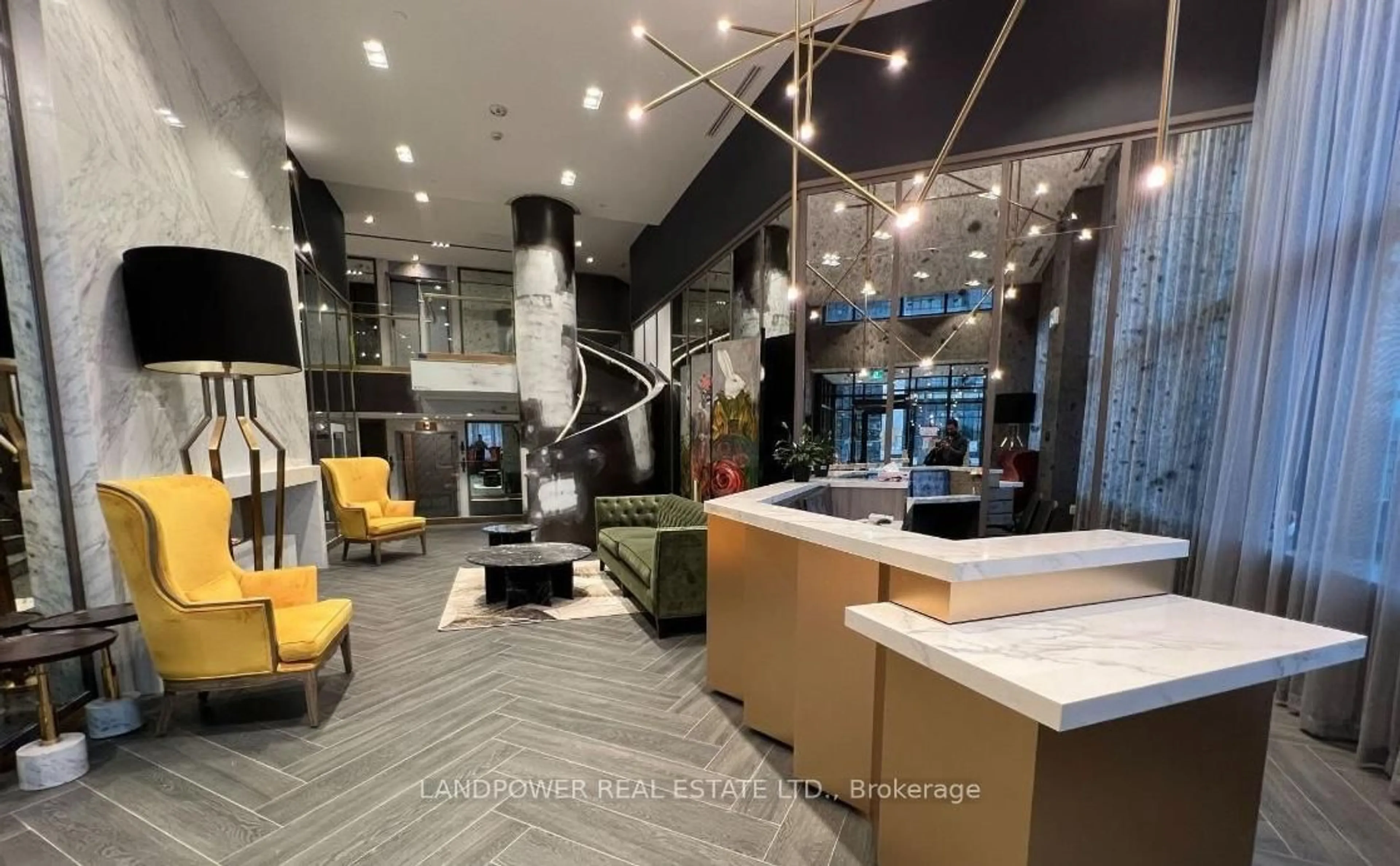 Lobby for 395 Dundas St #813, Oakville Ontario L6M 4L9