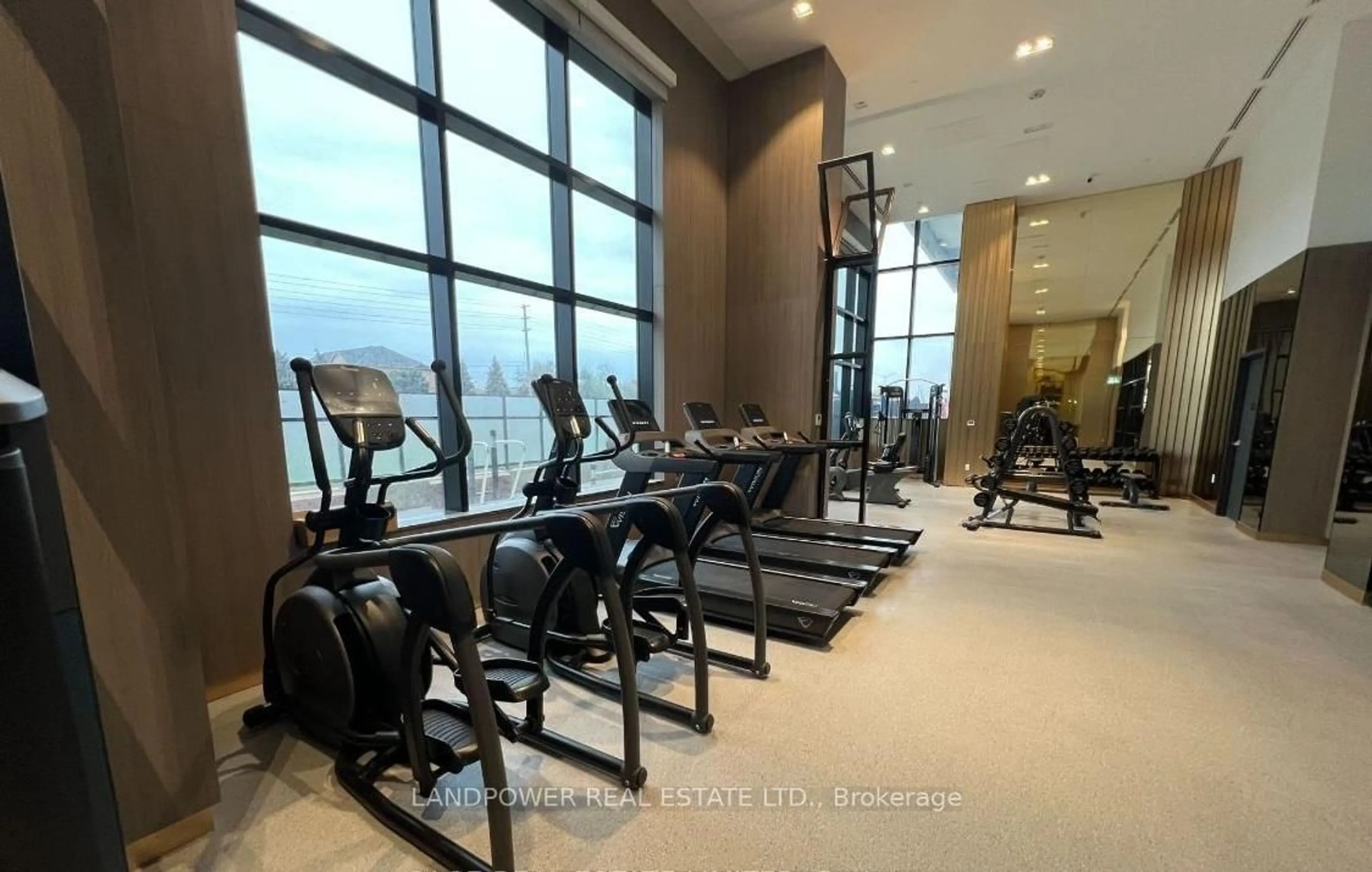 Gym or fitness room for 395 Dundas St #725, Oakville Ontario L6M 5R8