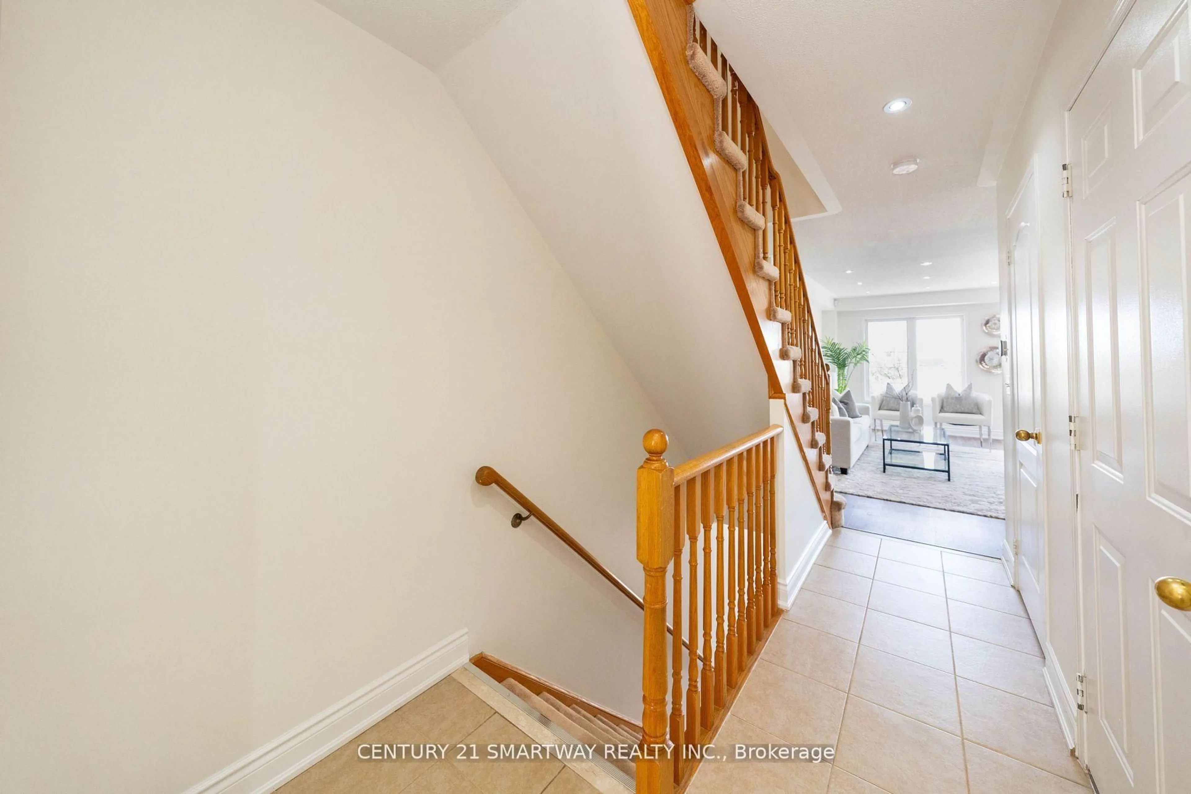 Unknown for 3424 Angel Pass Dr, Mississauga Ontario L5M 7N4