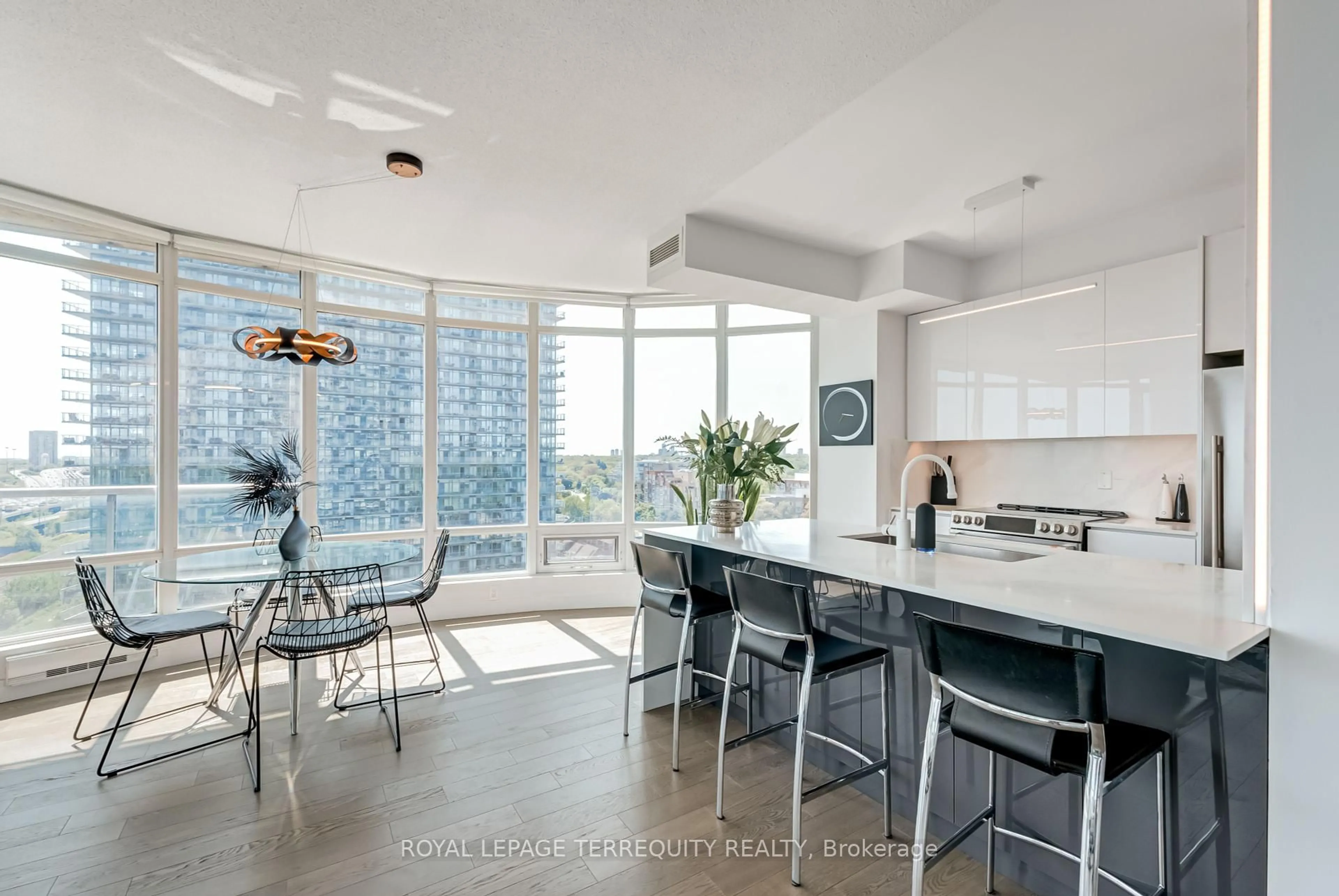 Unknown for 15 Windermere Ave #1210, Toronto Ontario M6S 5A2