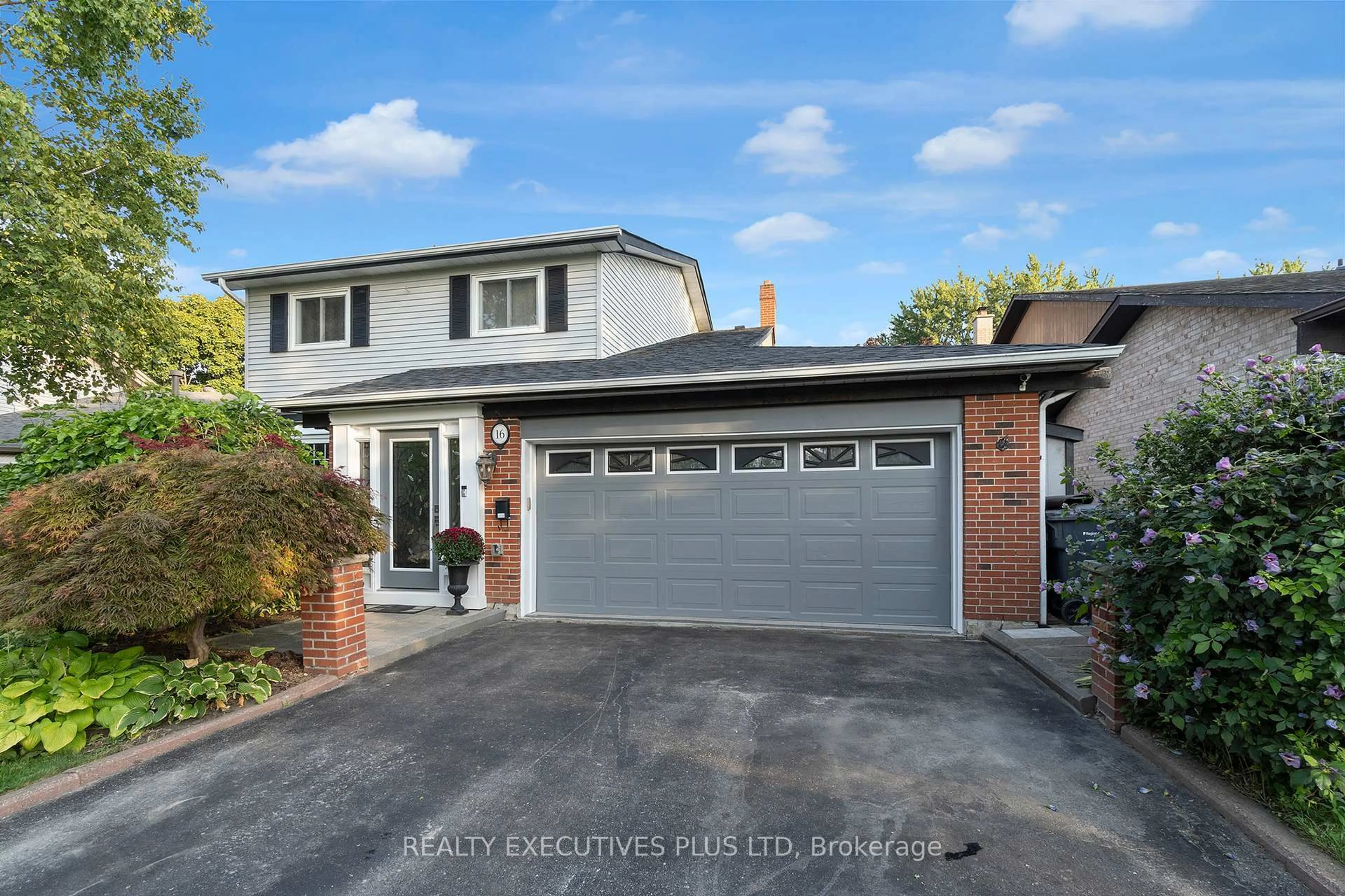 Home with brick exterior material, street for 16 Melita Pl, Brampton Ontario L6S 2Z3