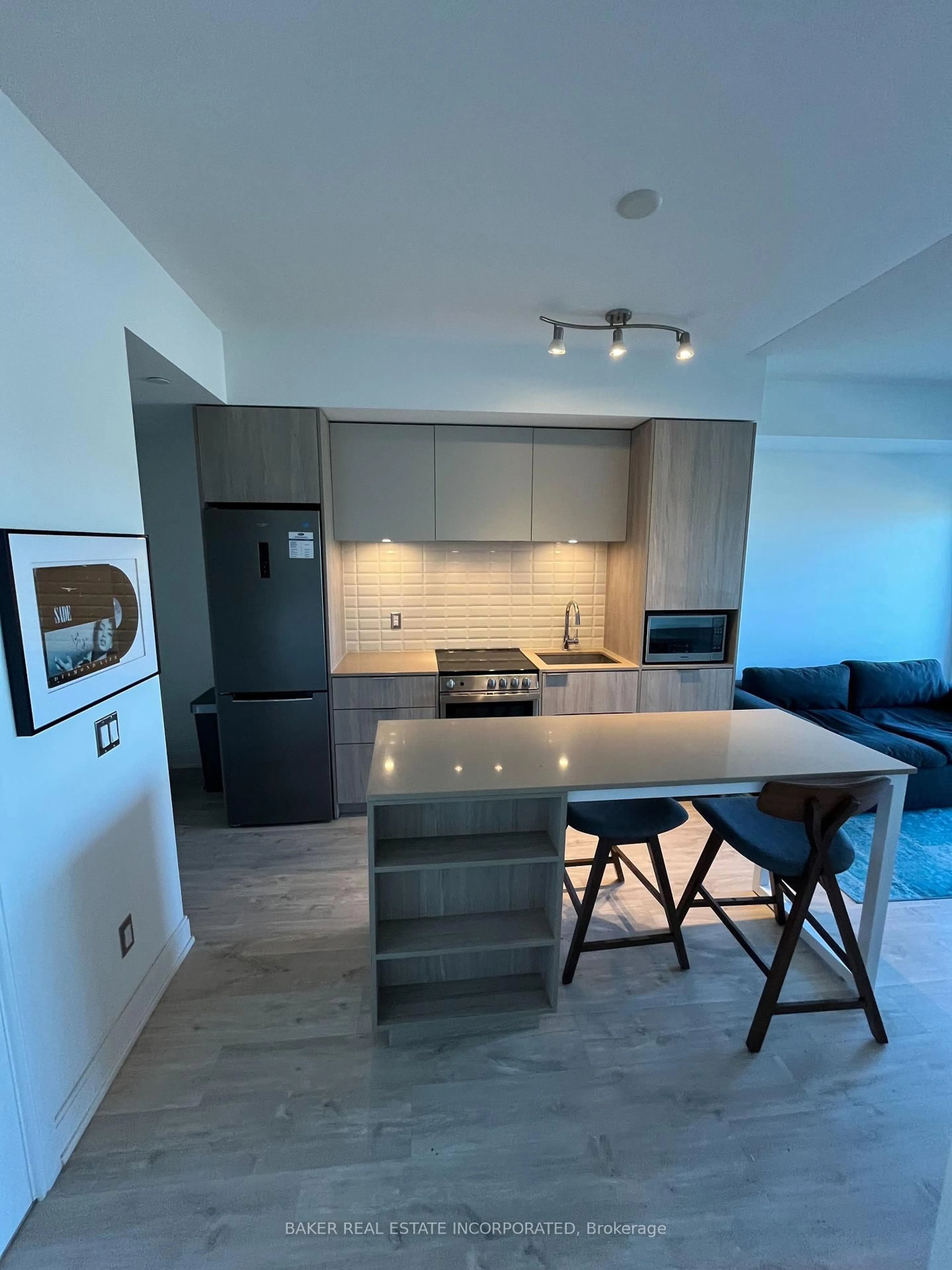 Open concept kitchen, unknown for 70 Annie Craig Dr #910, Toronto Ontario M8V 0G2