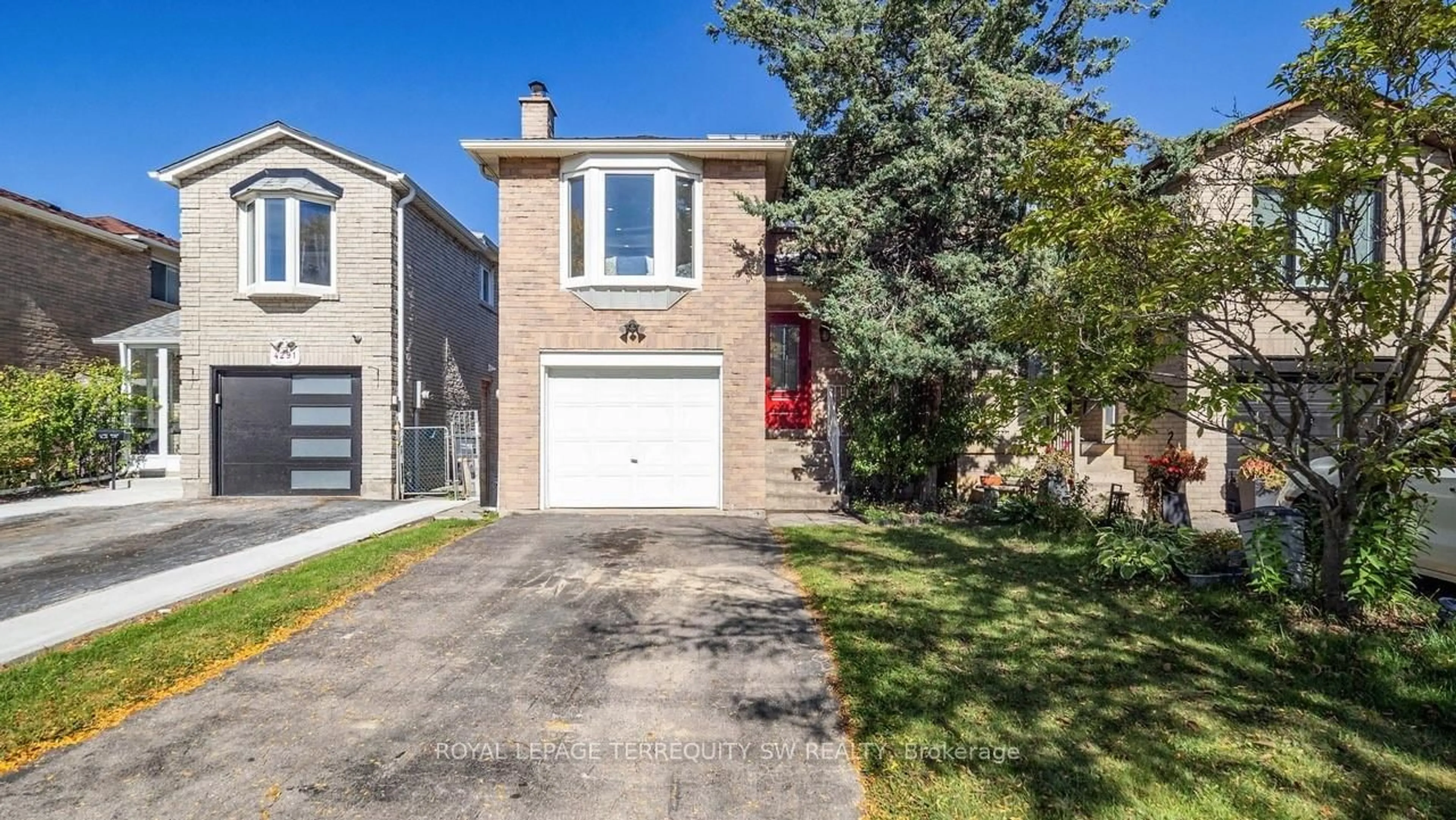 Home with brick exterior material, street for 4287 Beacon Lane, Mississauga Ontario L5C 3V8