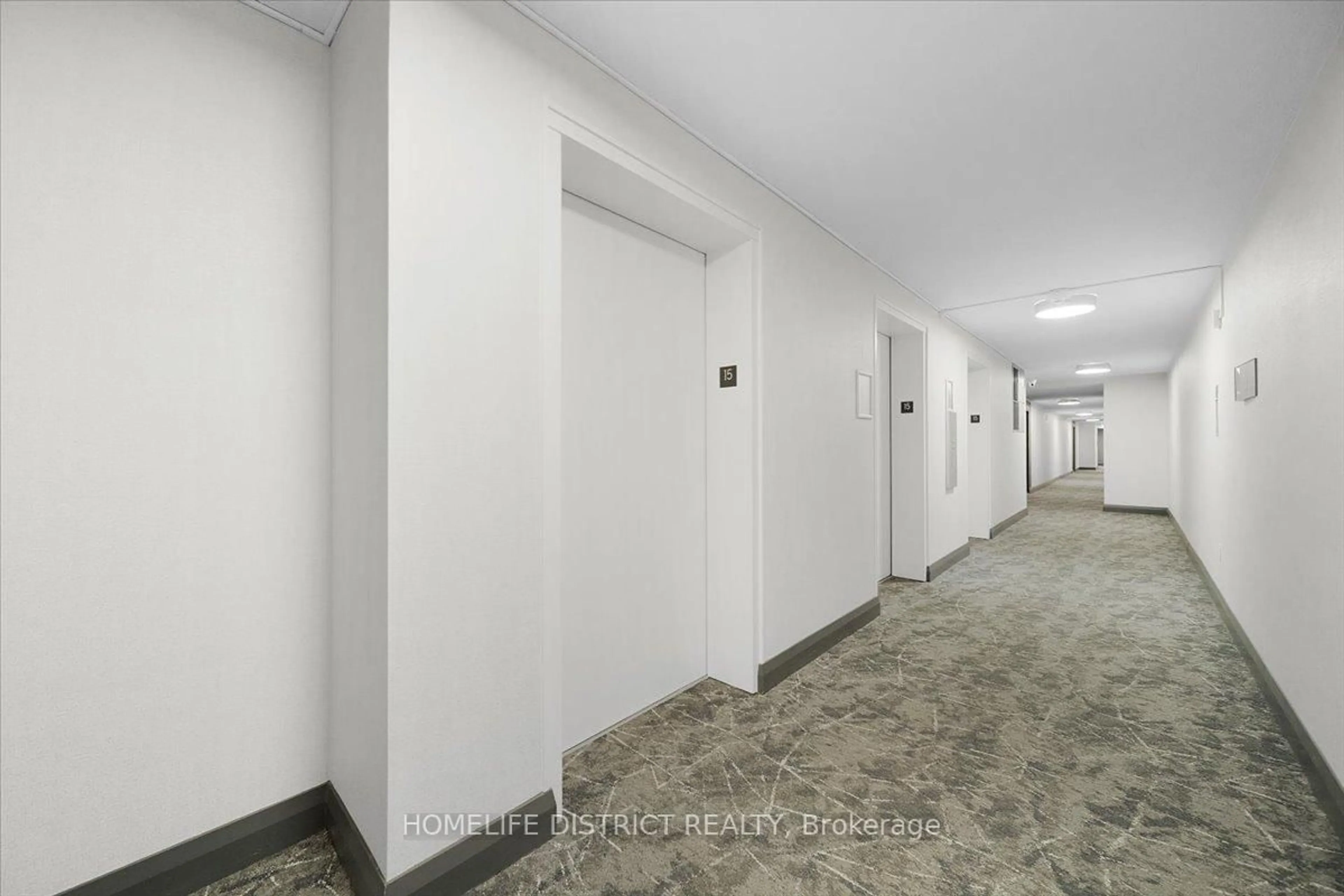 Indoor foyer for 1580 Mississauga Vly Blvd #1509, Mississauga Ontario L5A 3T8