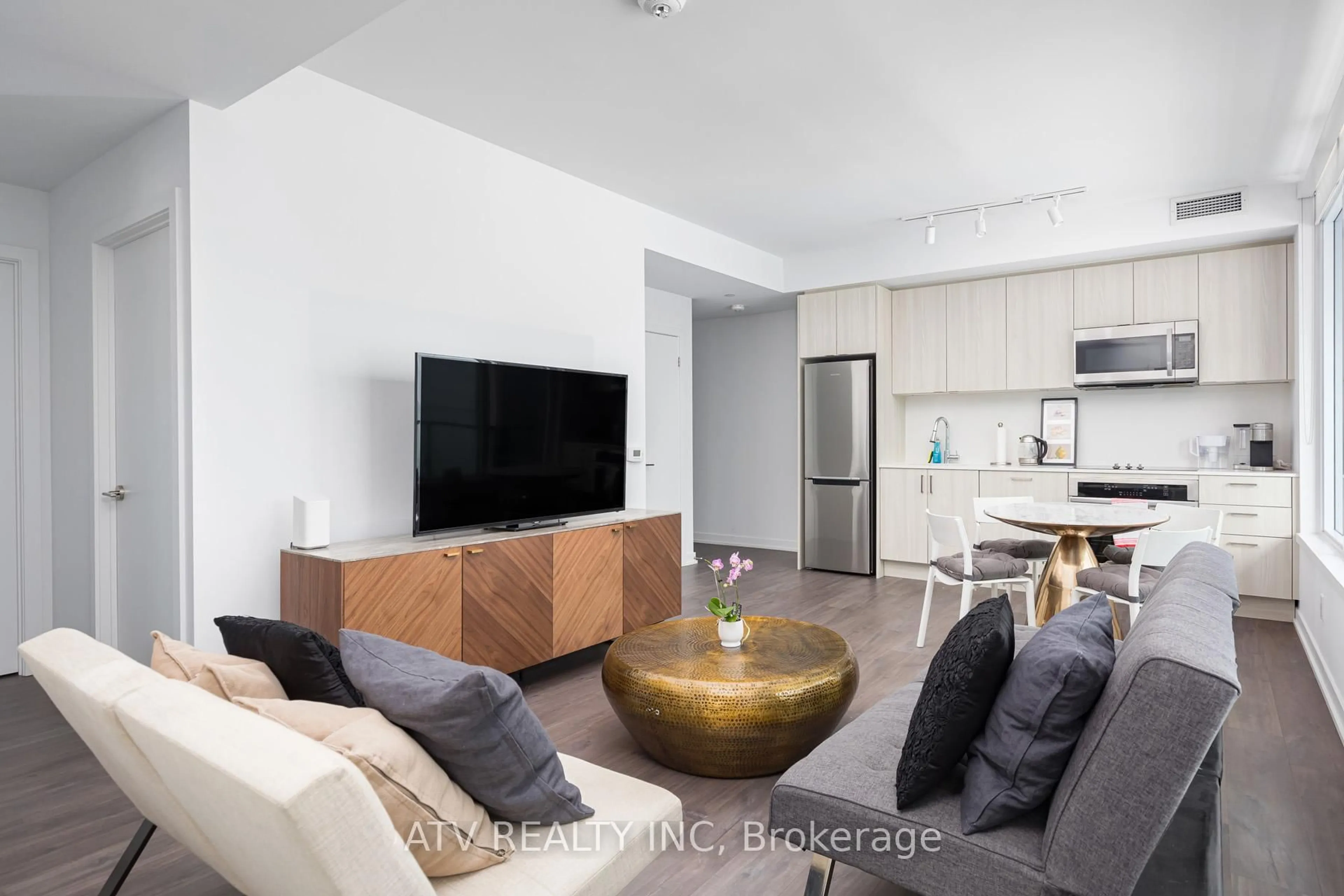 Living room with furniture, unknown for 1926 Lake Shore Blvd #1810, Toronto Ontario M6S 1A1