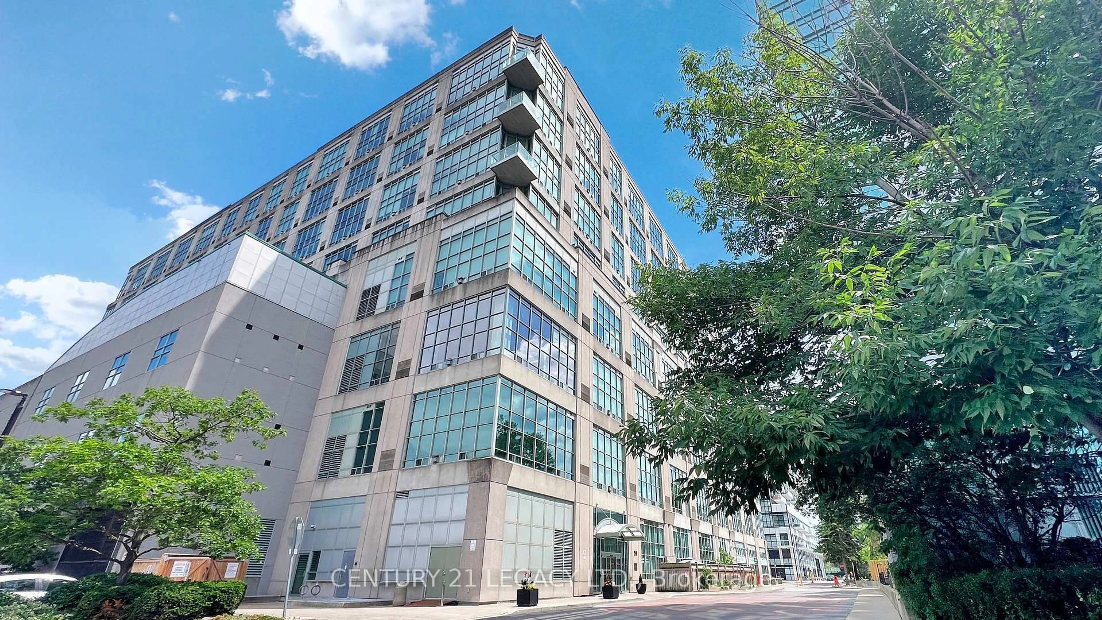 Indoor foyer for 200 Manitoba St #433, Toronto Ontario M8Y 3Y9