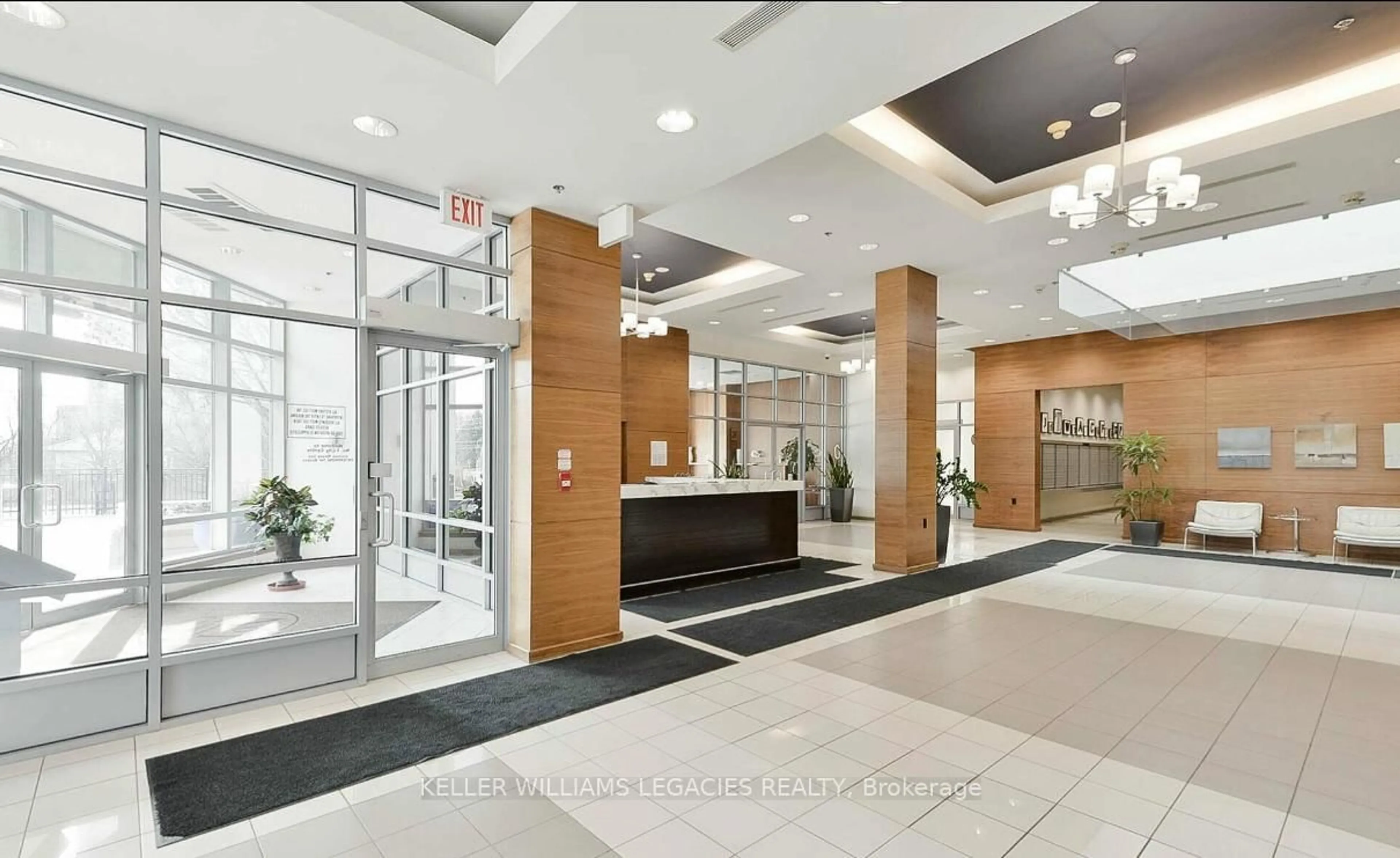 Lobby for 33 Elm Dr #2013, Mississauga Ontario L5B 4L2