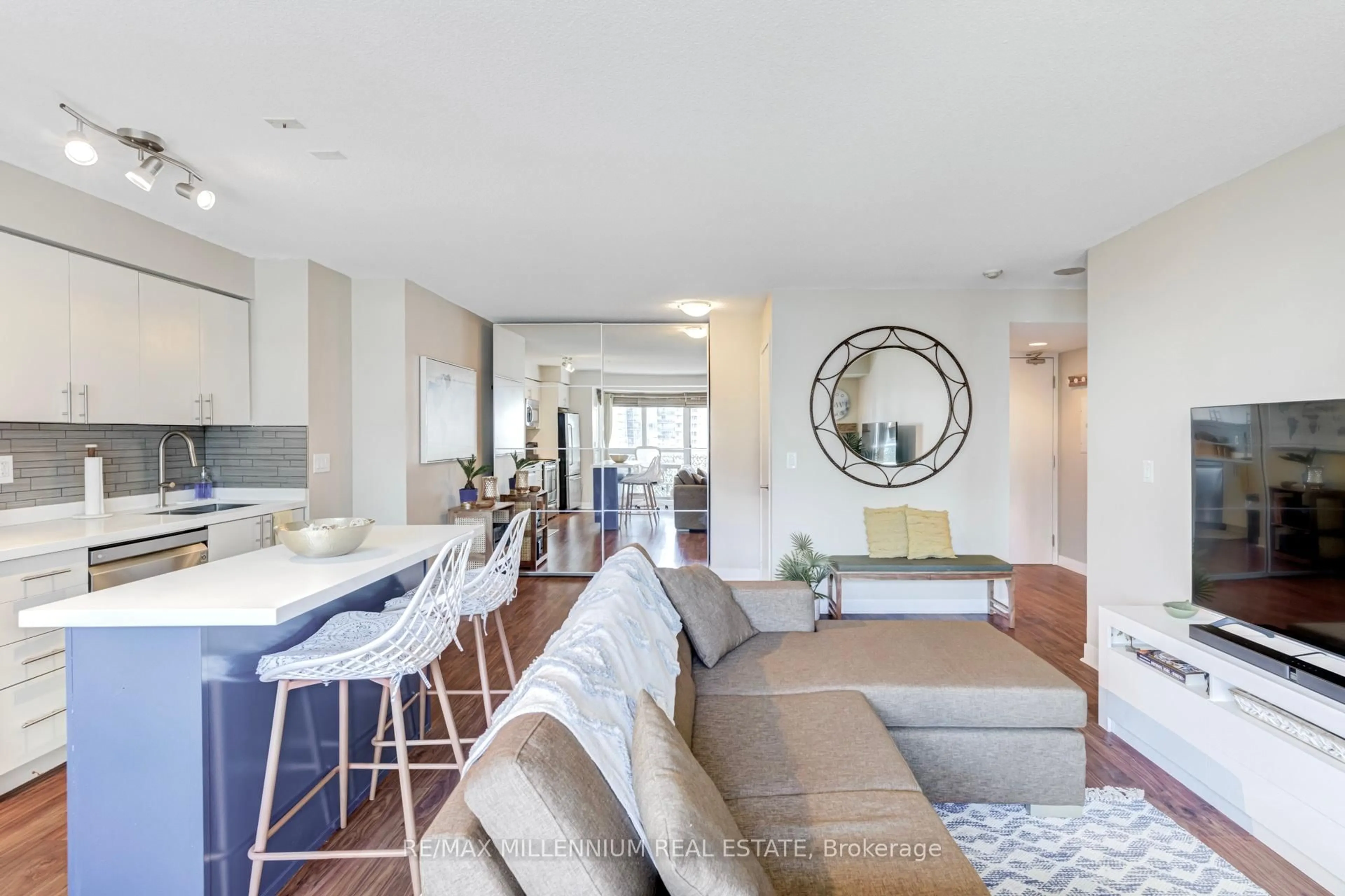 Open concept kitchen, unknown for 155 Legion Rd #2114, Toronto Ontario M8Y 0A7