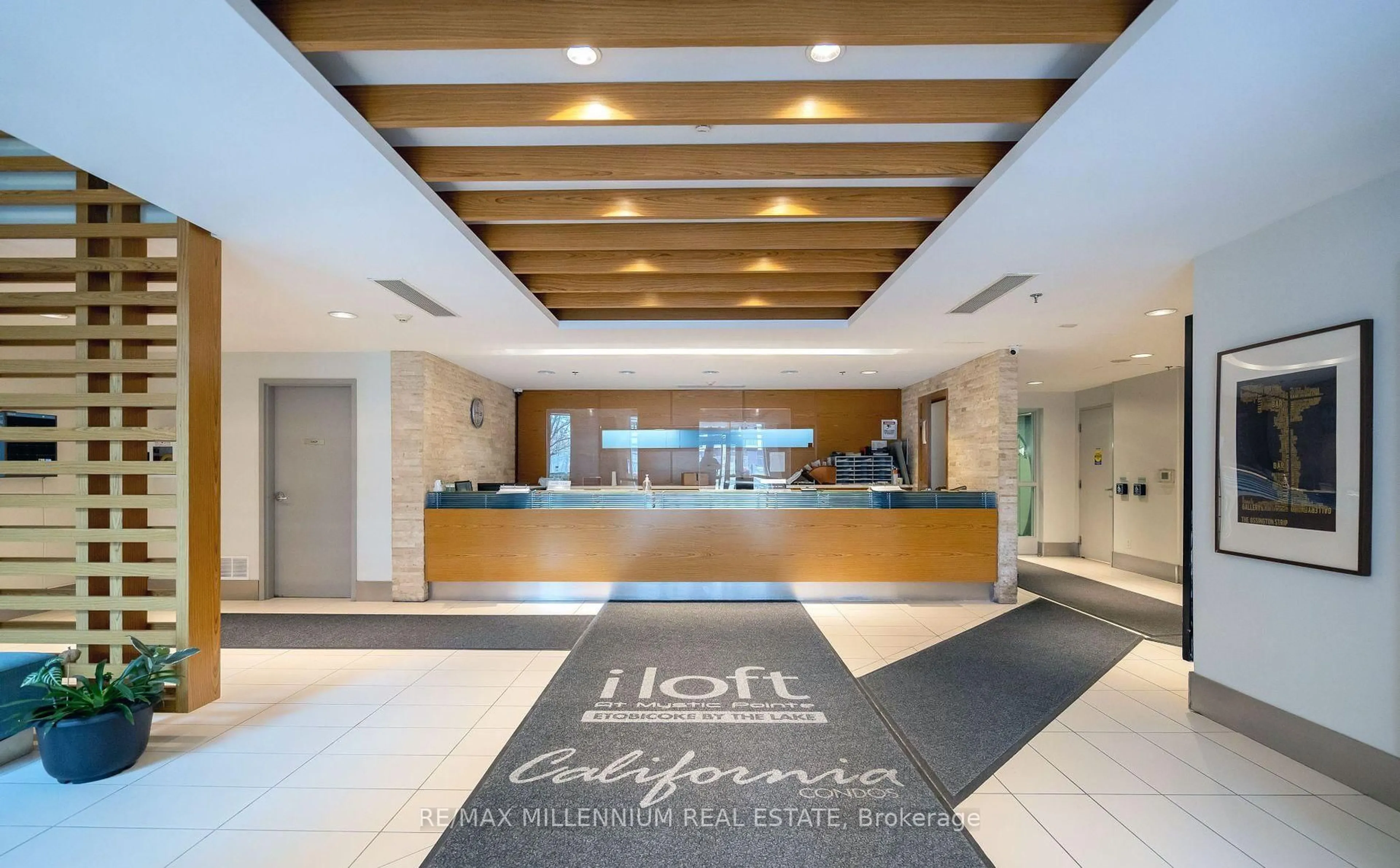 Indoor foyer for 155 Legion Rd #2114, Toronto Ontario M8Y 0A7