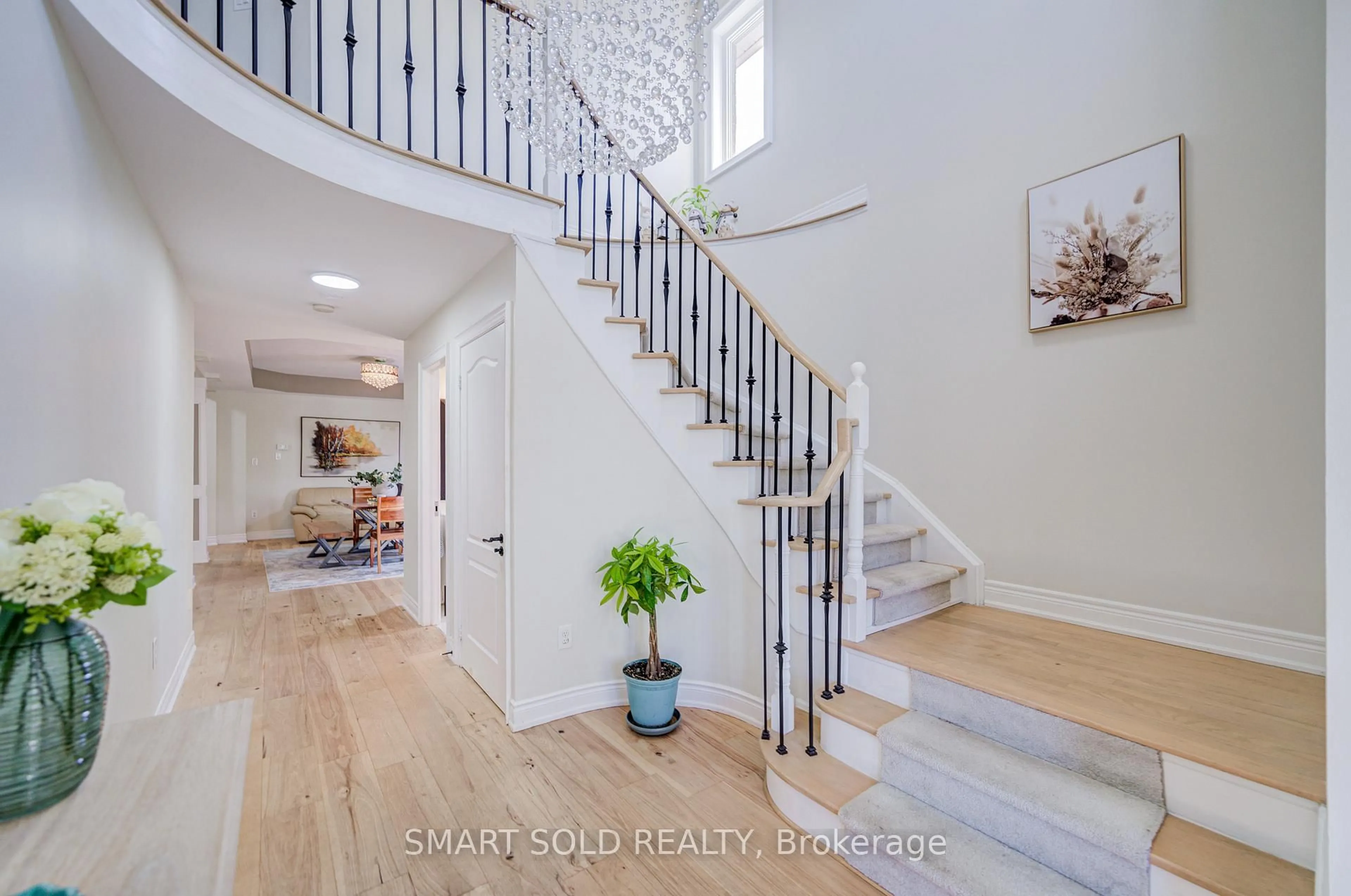 Stairs for 2252 Pine Glen Rd, Oakville Ontario L6M 0G5