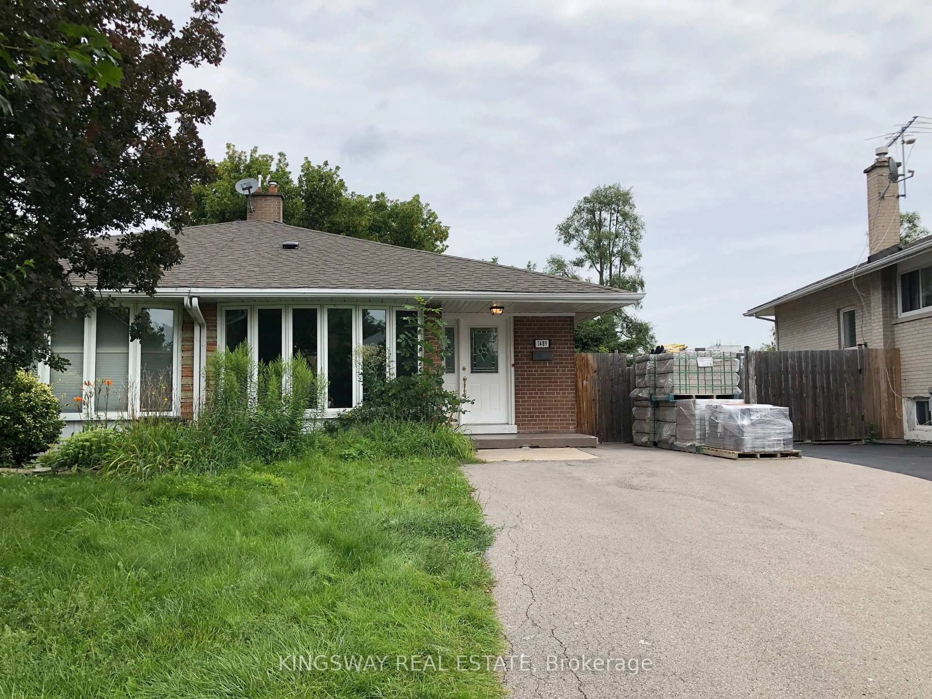 Unknown for 1489 Sandgate Cres, Mississauga Ontario L5J 2E3