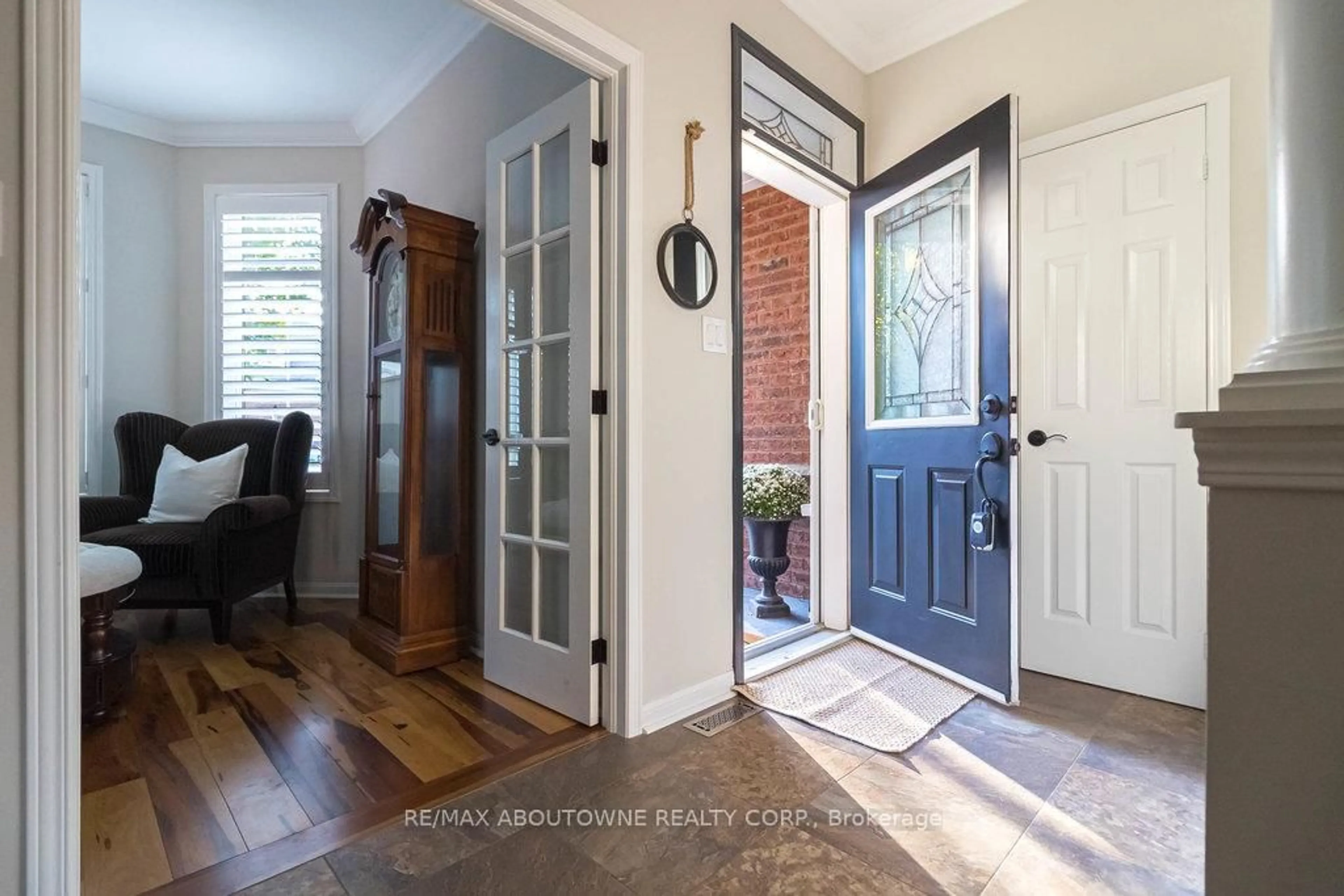 Indoor entryway for 2590 Carberry Way #2, Oakville Ontario L6M 5G2