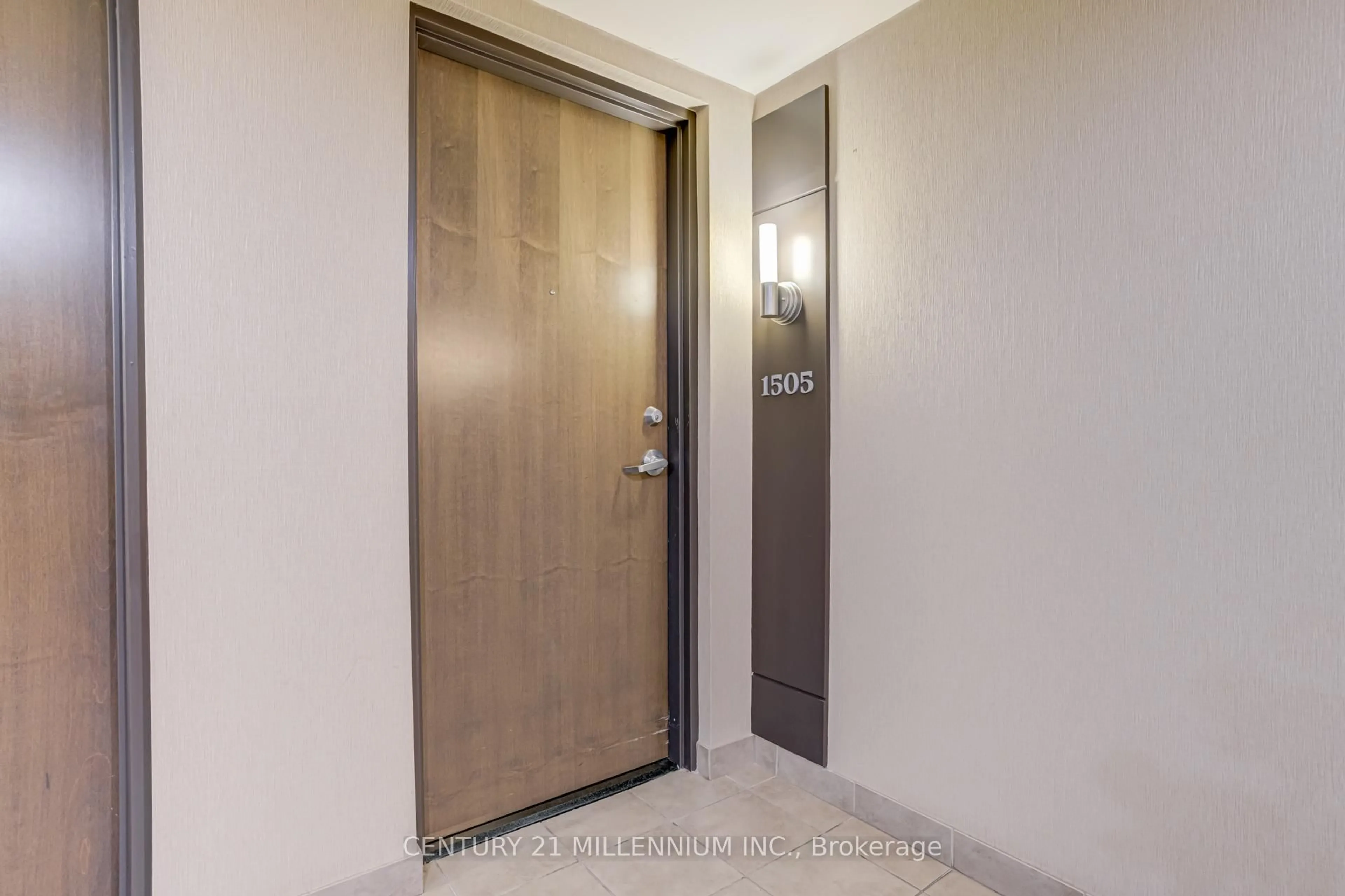 Indoor entryway for 9 George St #1505, Brampton Ontario L6X 0T6