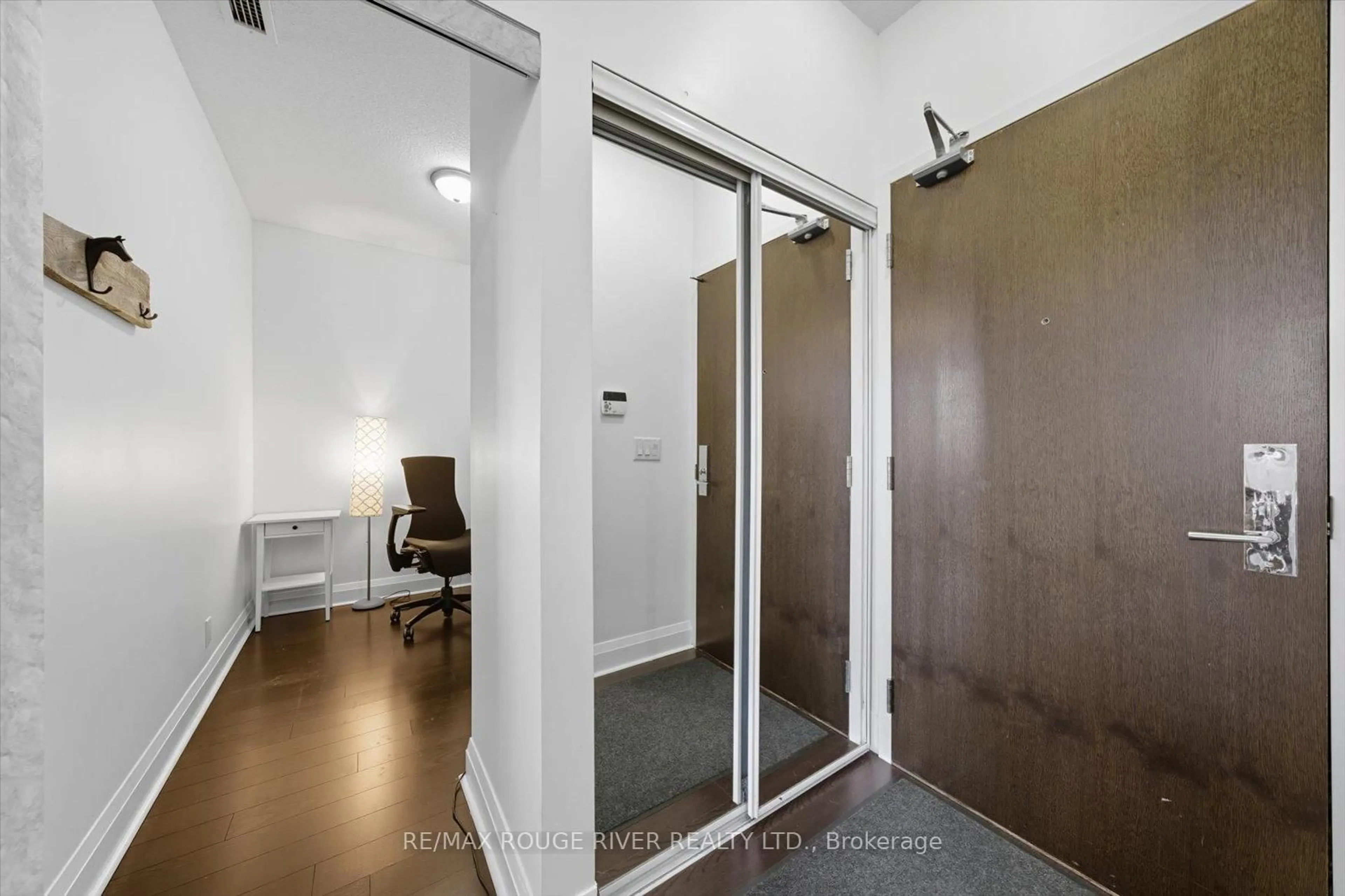Indoor entryway for 1185 The Queensway Ave #213, Toronto Ontario M8Z 0C6