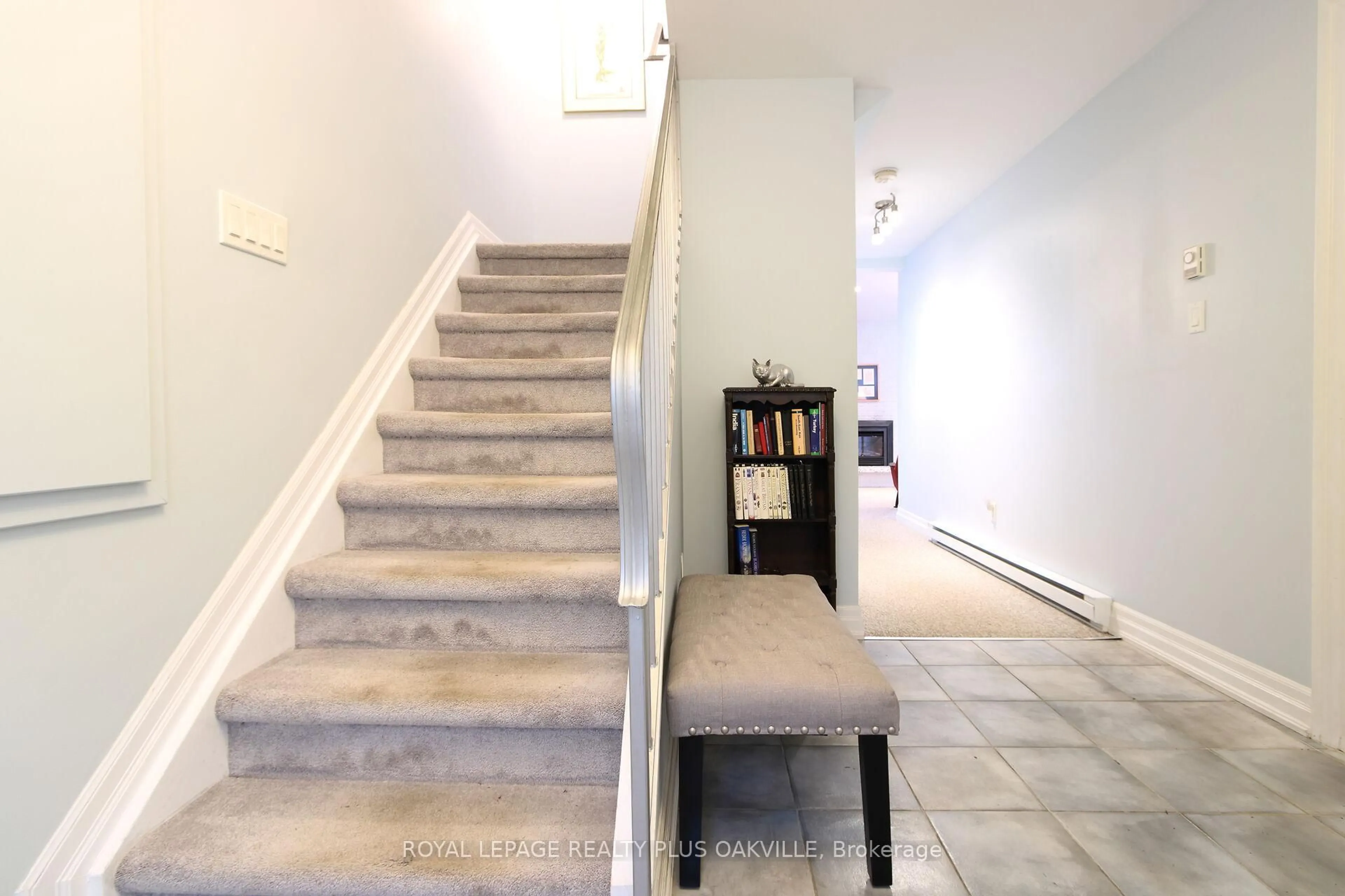Unknown for 2060 WATER'S EDGE Dr, Oakville Ontario L6L 1A4