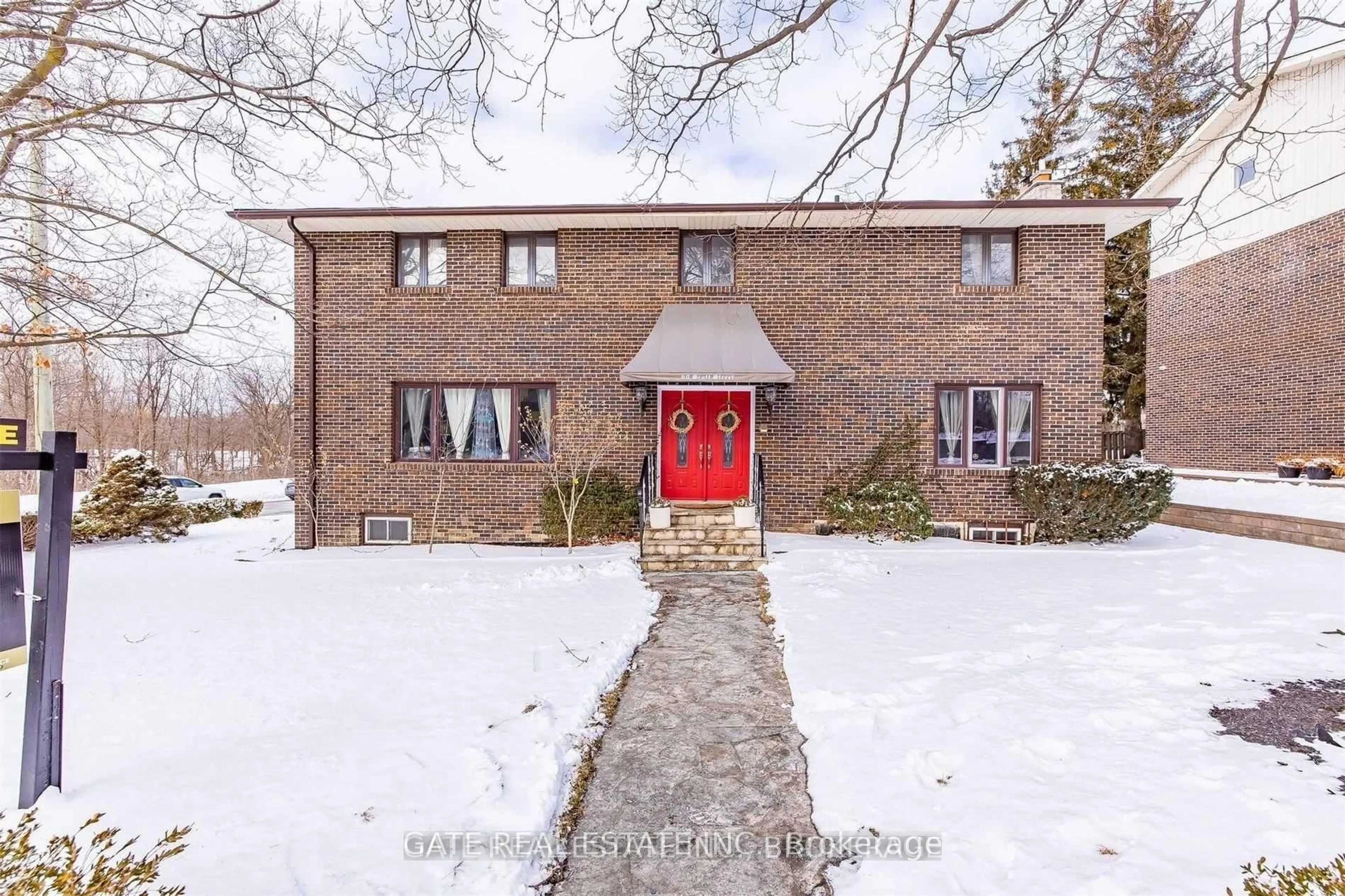 Home with brick exterior material, street for 60 Scott St, Brampton Ontario L6V 1S3