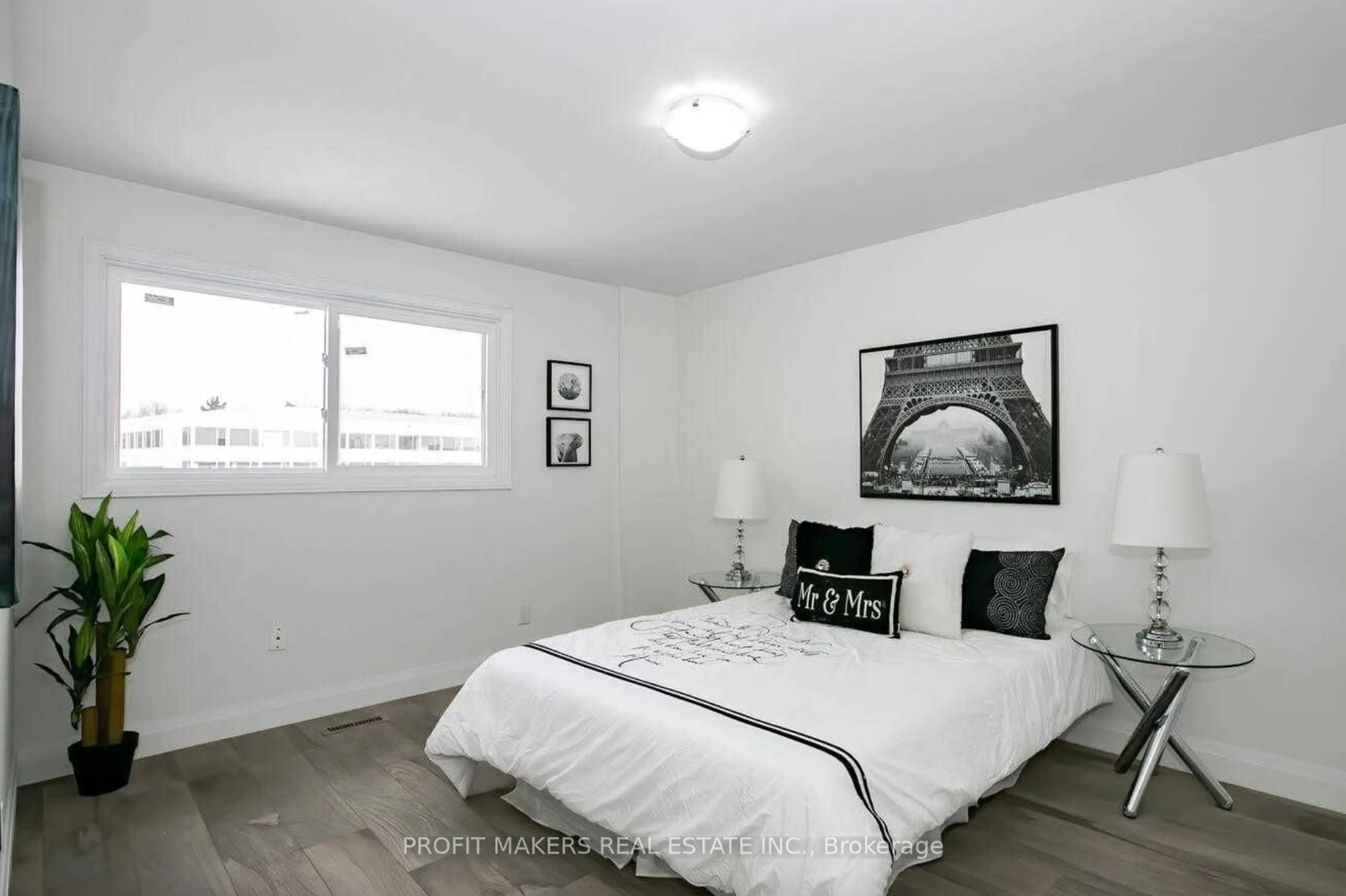 Bedroom with bed, unknown for 7139 Fayette Circ, Mississauga Ontario L5N 1Y5