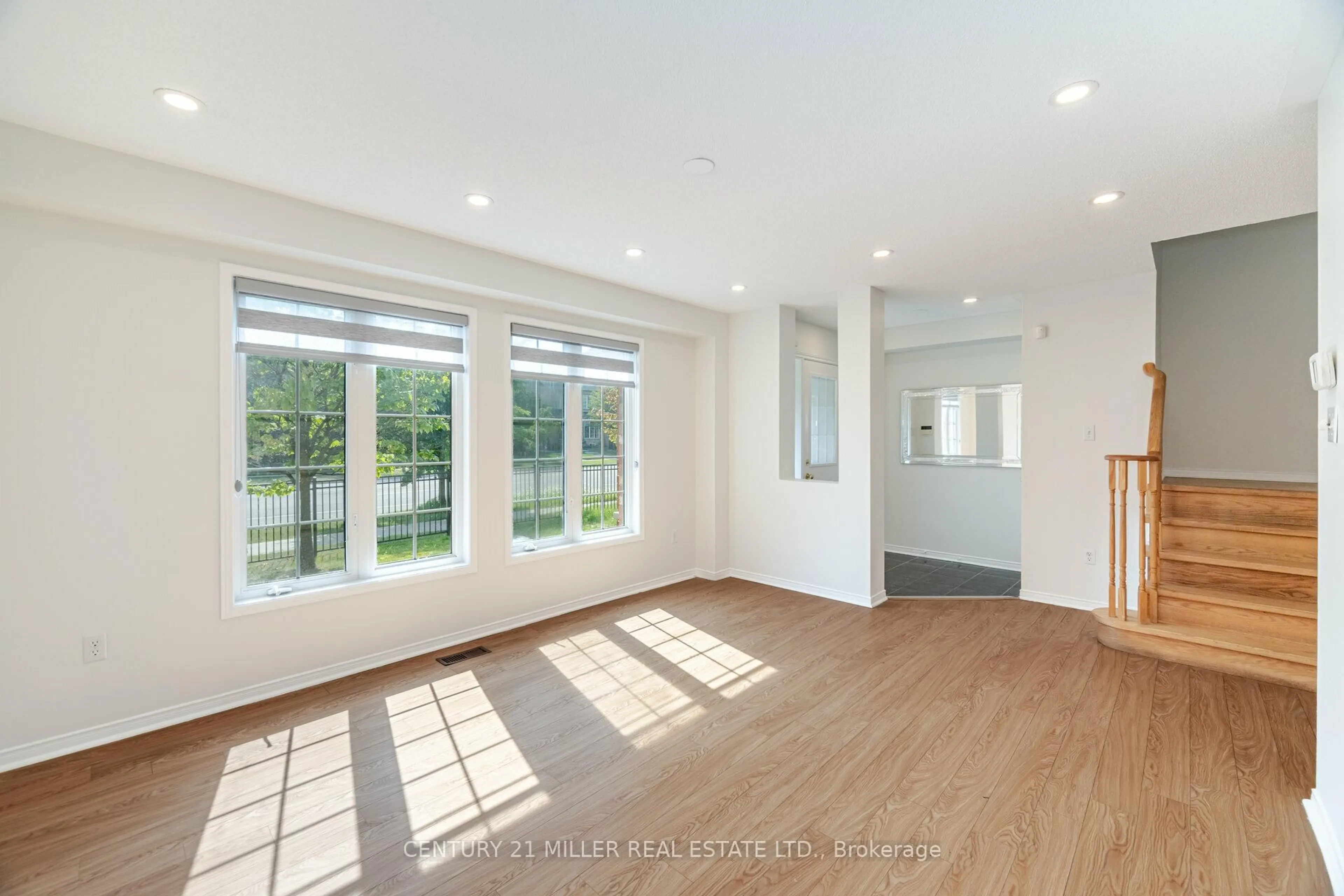 Unknown for 5953 Tenth Line, Mississauga Ontario L5M 6K7