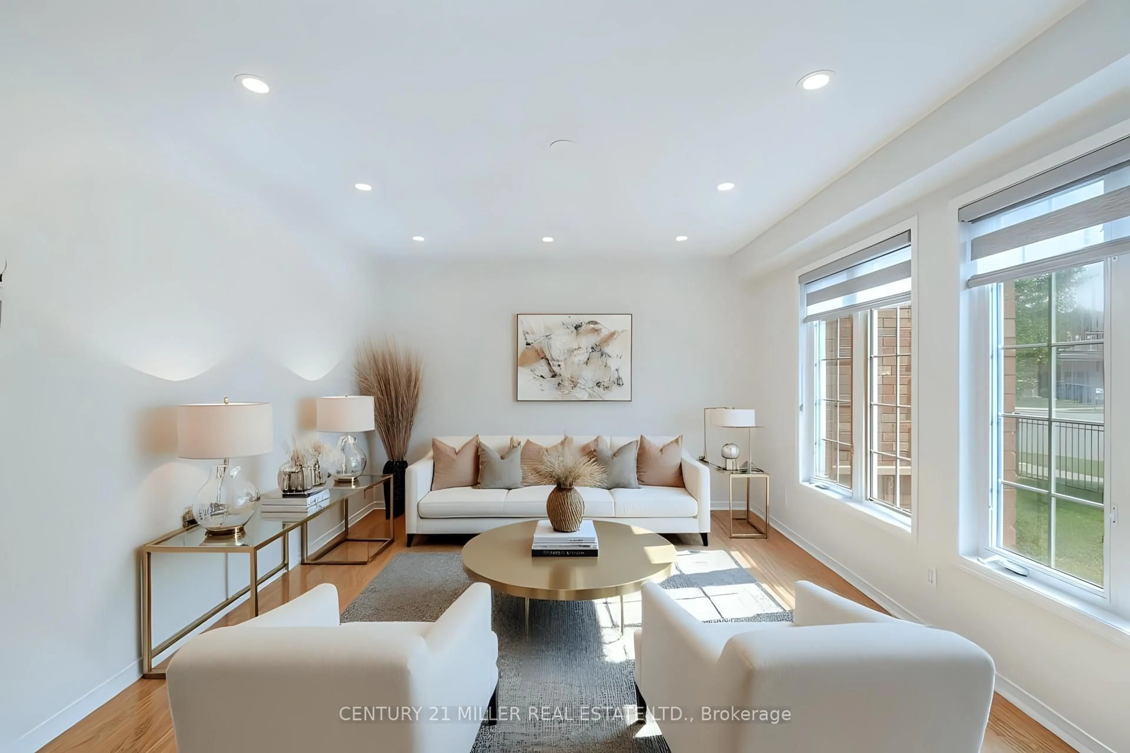 Living room with furniture, unknown for 5953 Tenth Line, Mississauga Ontario L5M 6K7