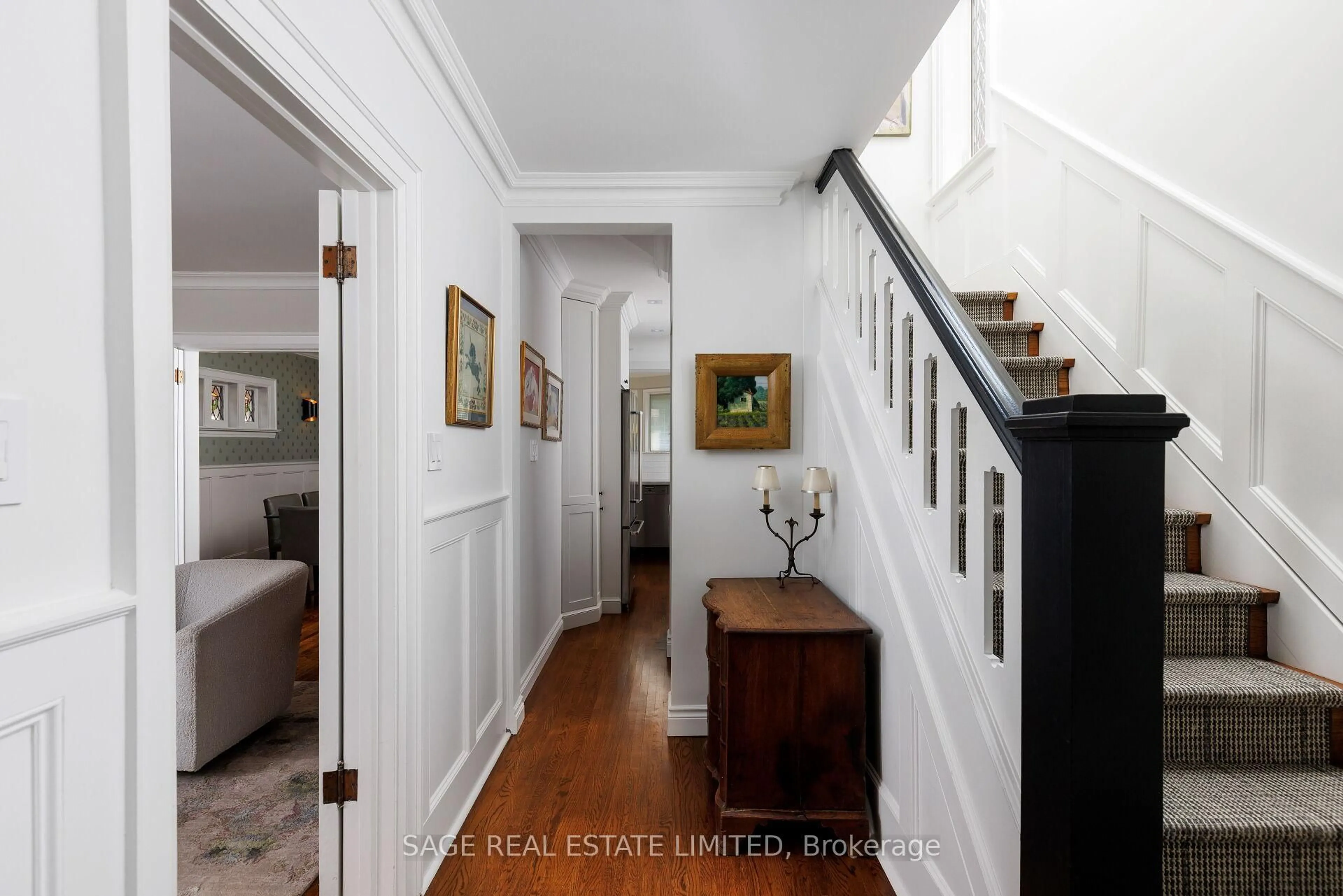 Indoor entryway for 35 Grenview Blvd, Toronto Ontario M8X 2J9