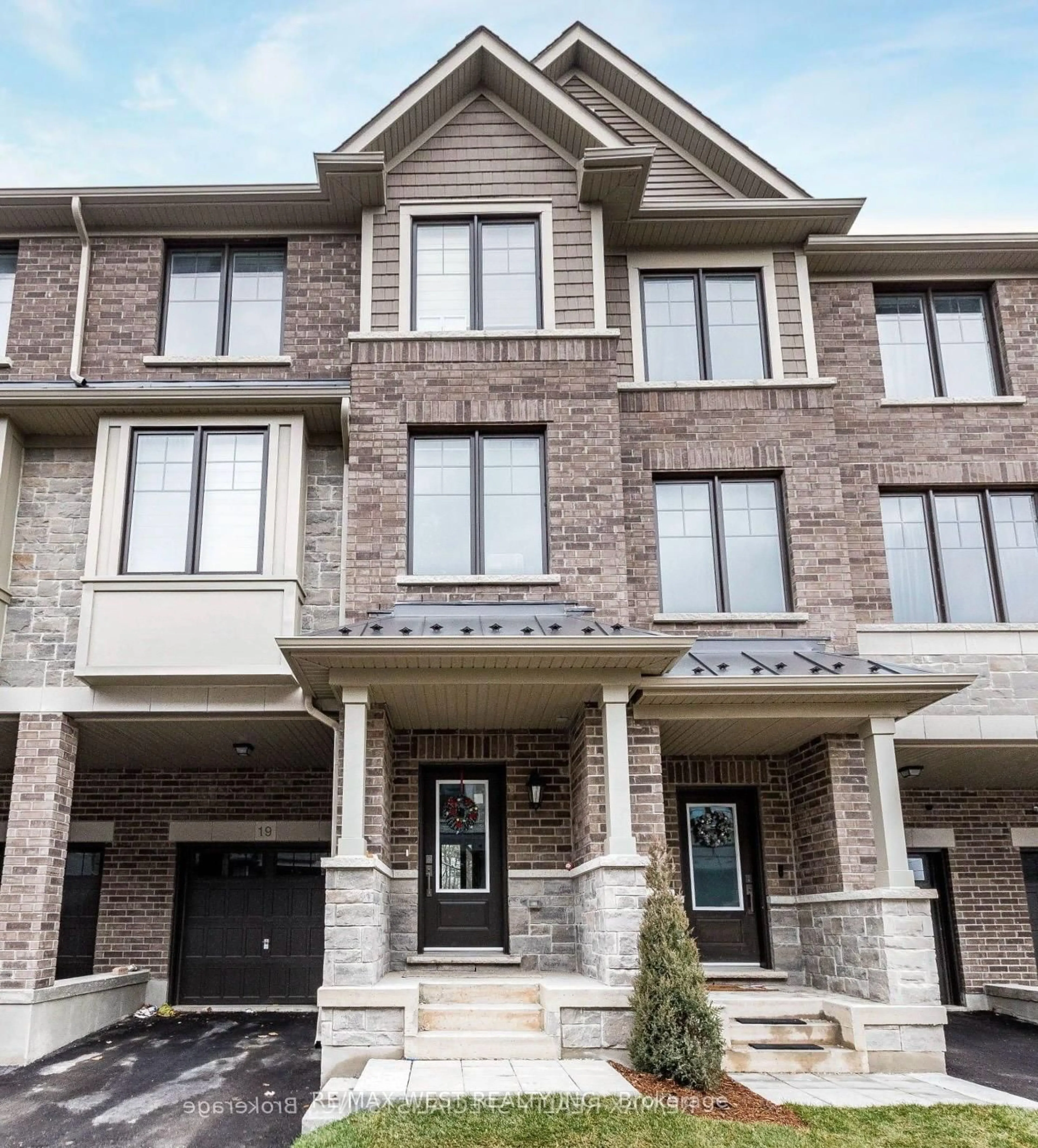 Home with brick exterior material, street for 19 Folcroft St, Brampton Ontario L6Y 0B6