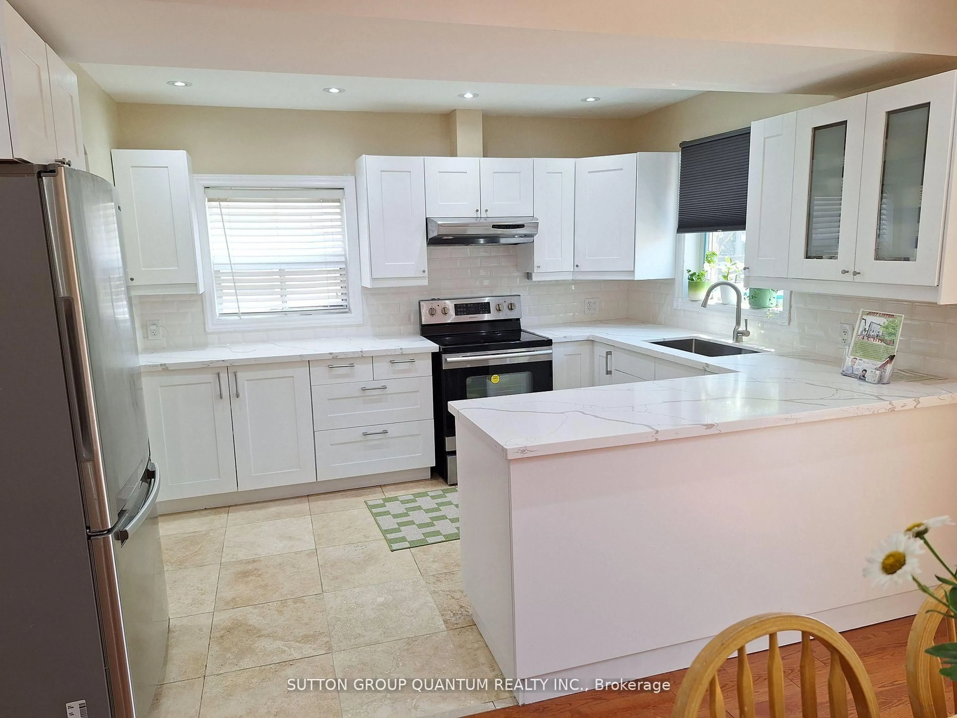 Open concept kitchen, ceramic/tile floor for 74 Cliff St, Toronto Ontario M6N 4M1