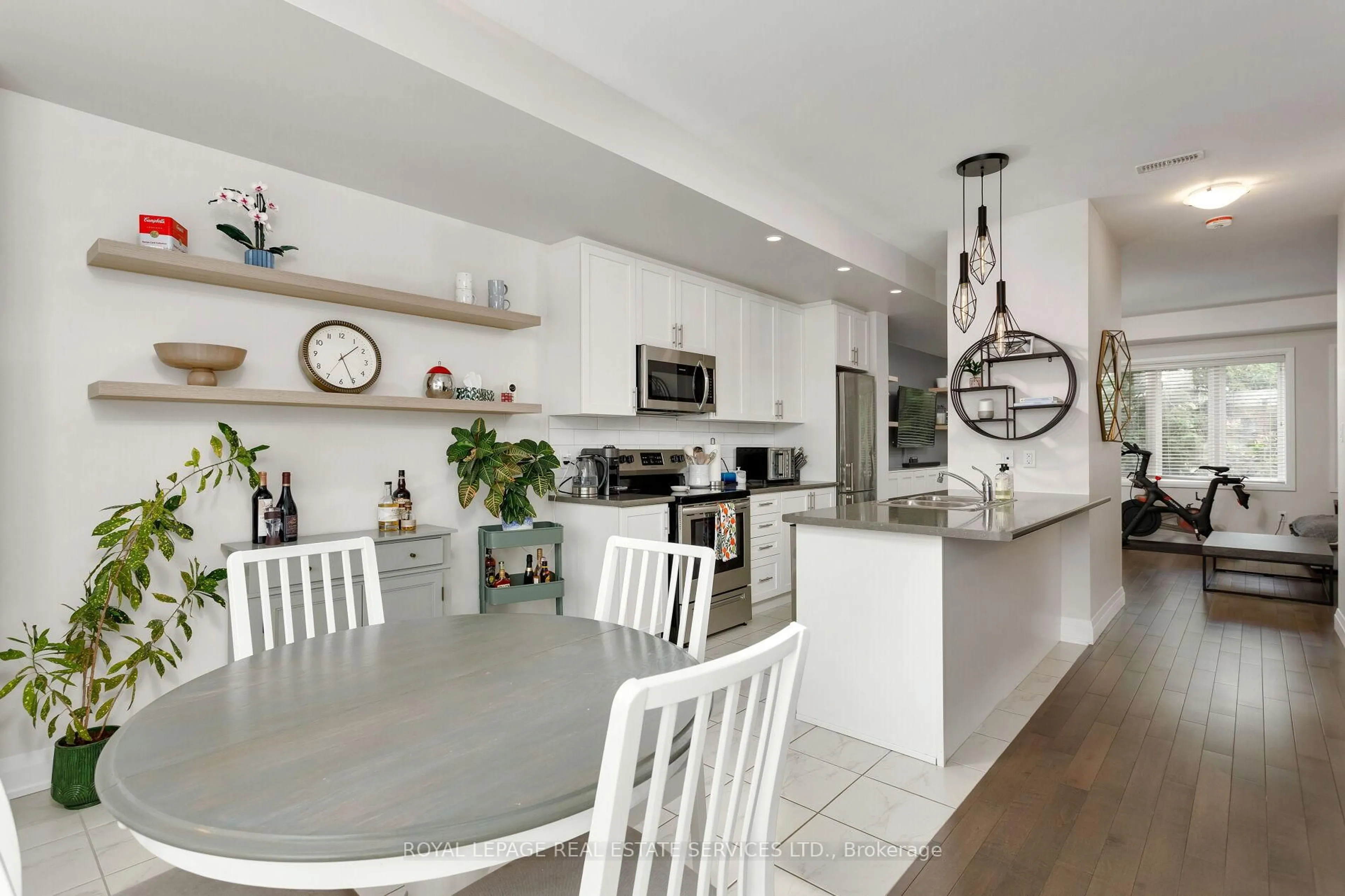 Open concept kitchen, ceramic/tile floor for 405 Plains Rd #22, Burlington Ontario L7T 2C9