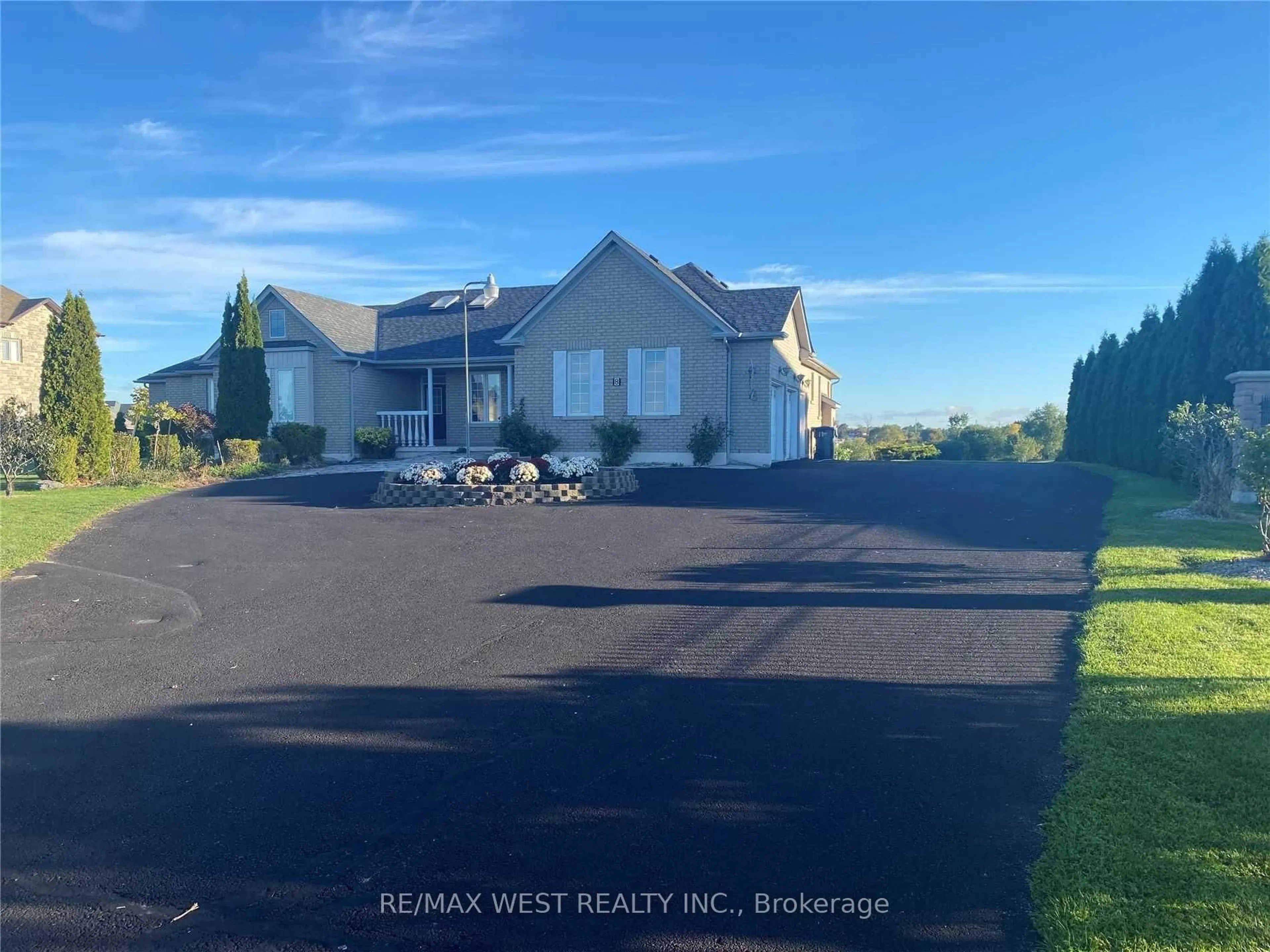 A pic from outside/outdoor area/front of a property/back of a property/a pic from drone, water/lake/river/ocean view for 8 Everglade Dr, Brampton Ontario L6P 0R2
