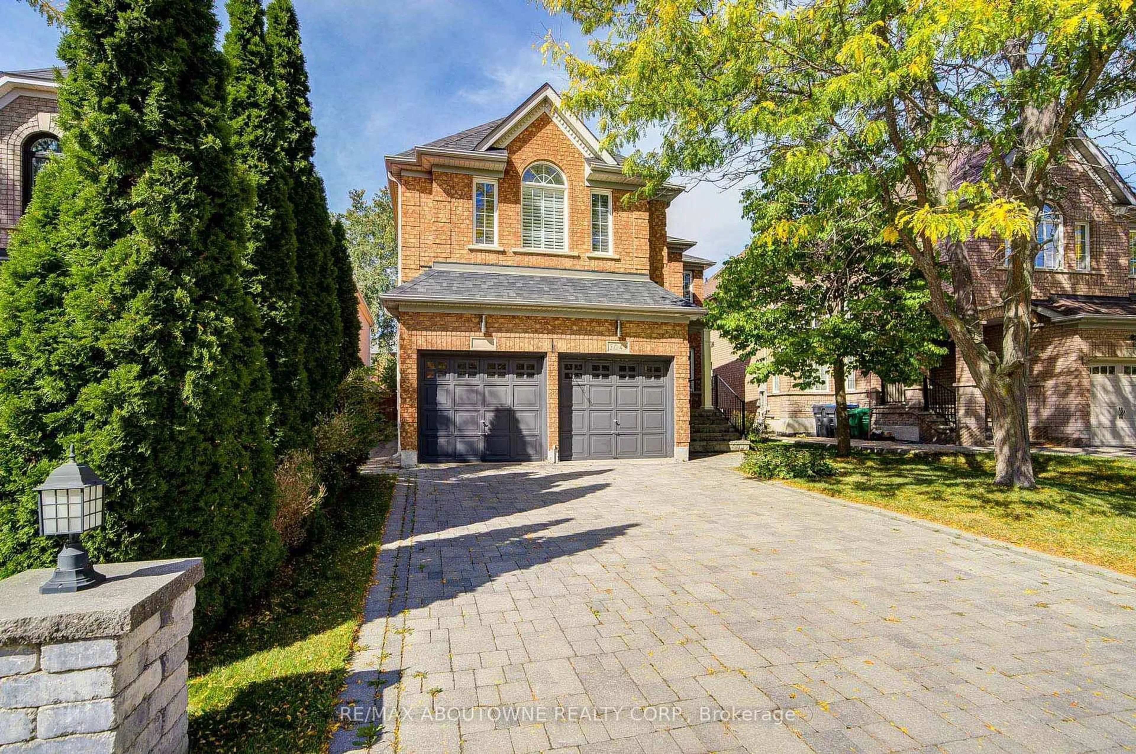 Home with brick exterior material, street for 3041 Caulfield Cres, Mississauga Ontario L5M 6J7