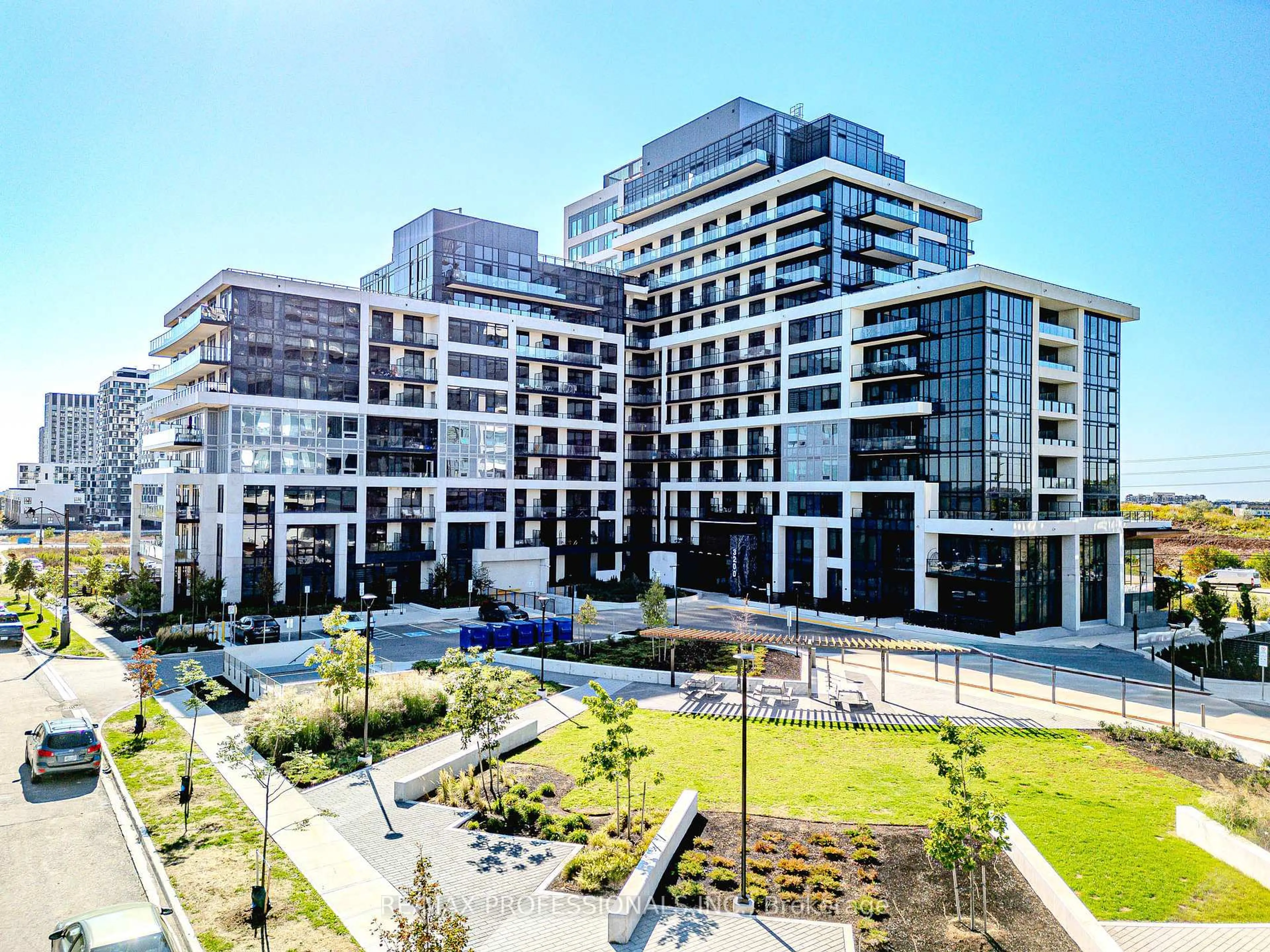 A pic from outside/outdoor area/front of a property/back of a property/a pic from drone, city buildings view from balcony for 3200 William Coltson Ave #311, Oakville Ontario L6H 7W6