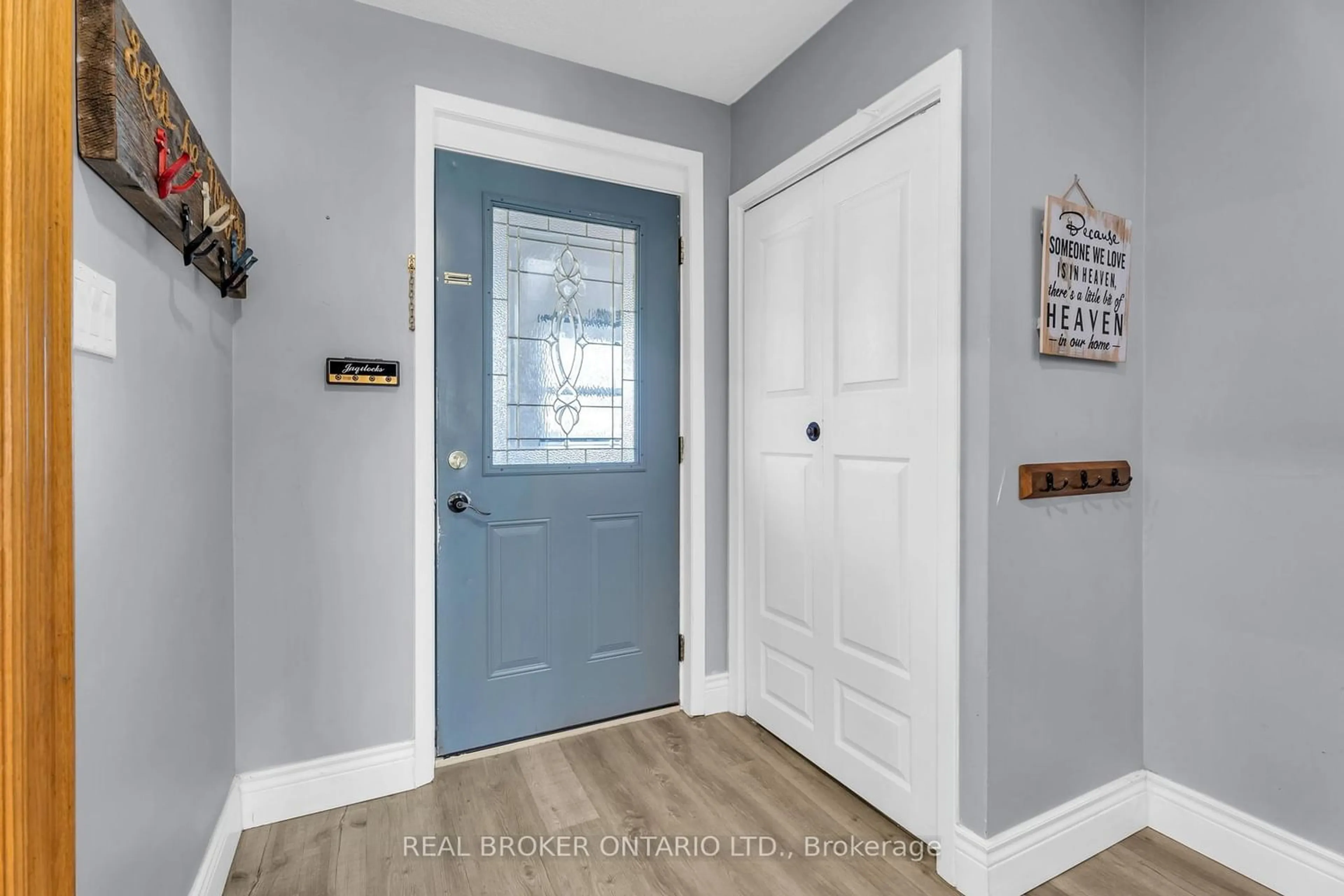 Indoor entryway for 66A Dawson Rd, Orangeville Ontario L9W 2W5