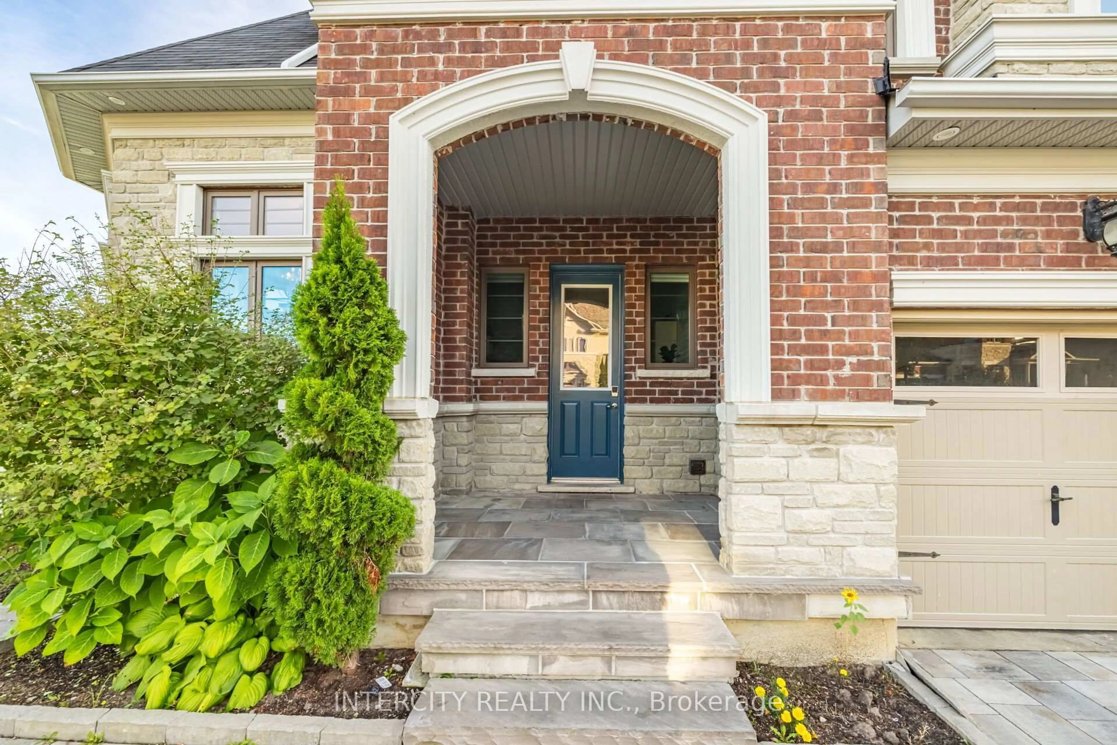 Home with brick exterior material, street for 29 Chiming Rd, Brampton Ontario L6P 4E1