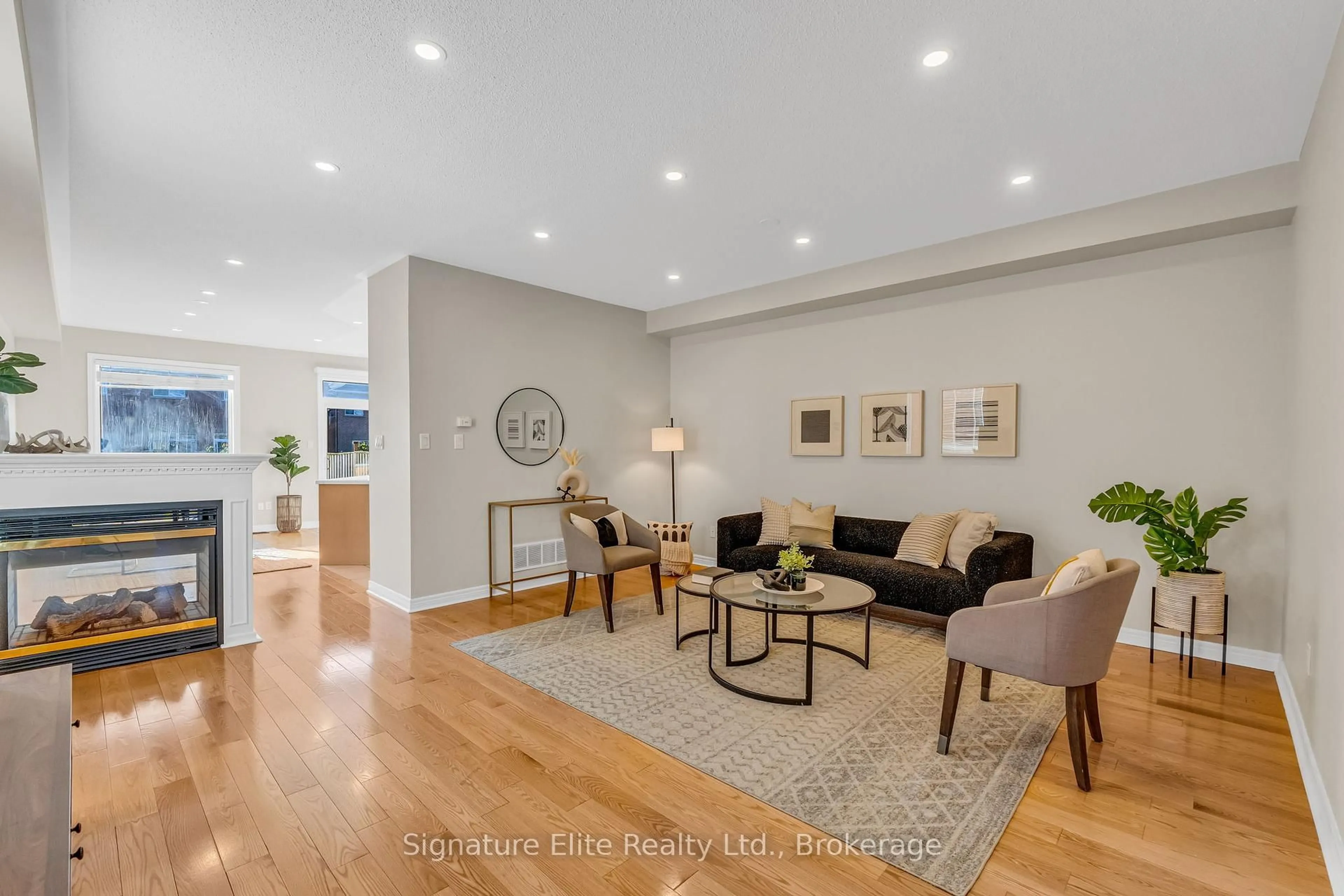 Living room with furniture, unknown for 124 Rocky Point Cres, Brampton Ontario L6V 4S6