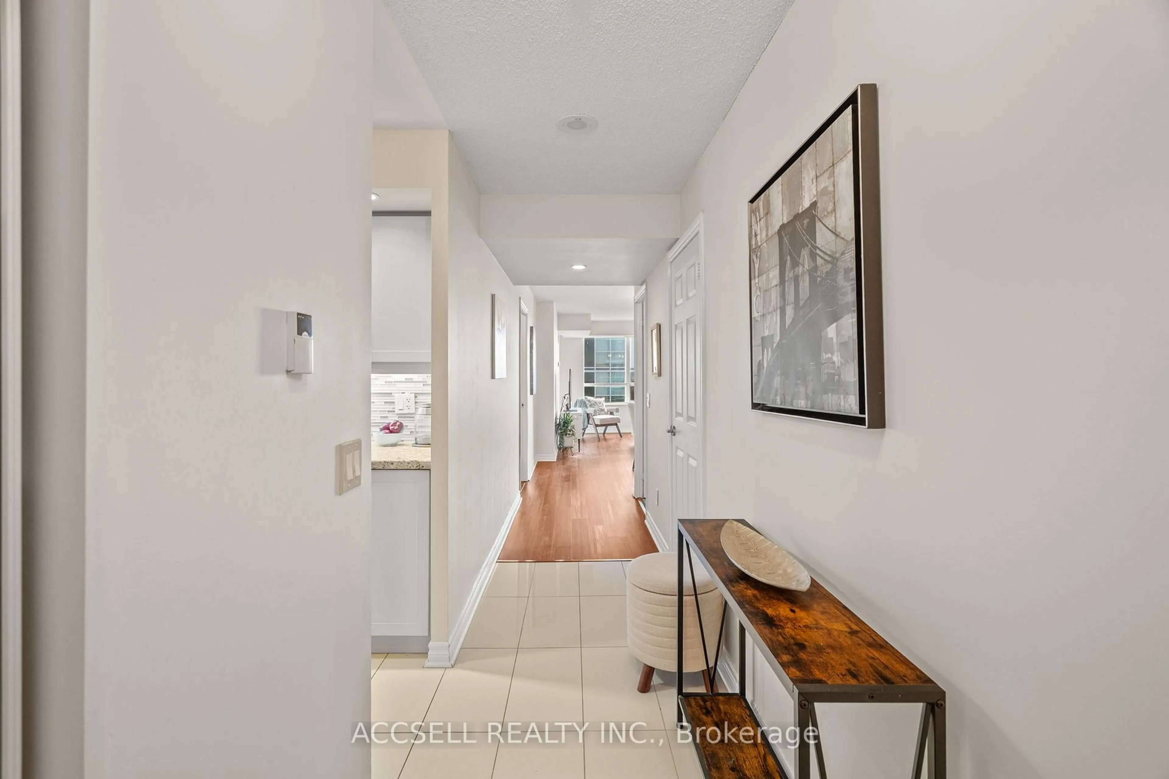 Indoor entryway for 5233 Dundas St #1816, Toronto Ontario M9B 6M1