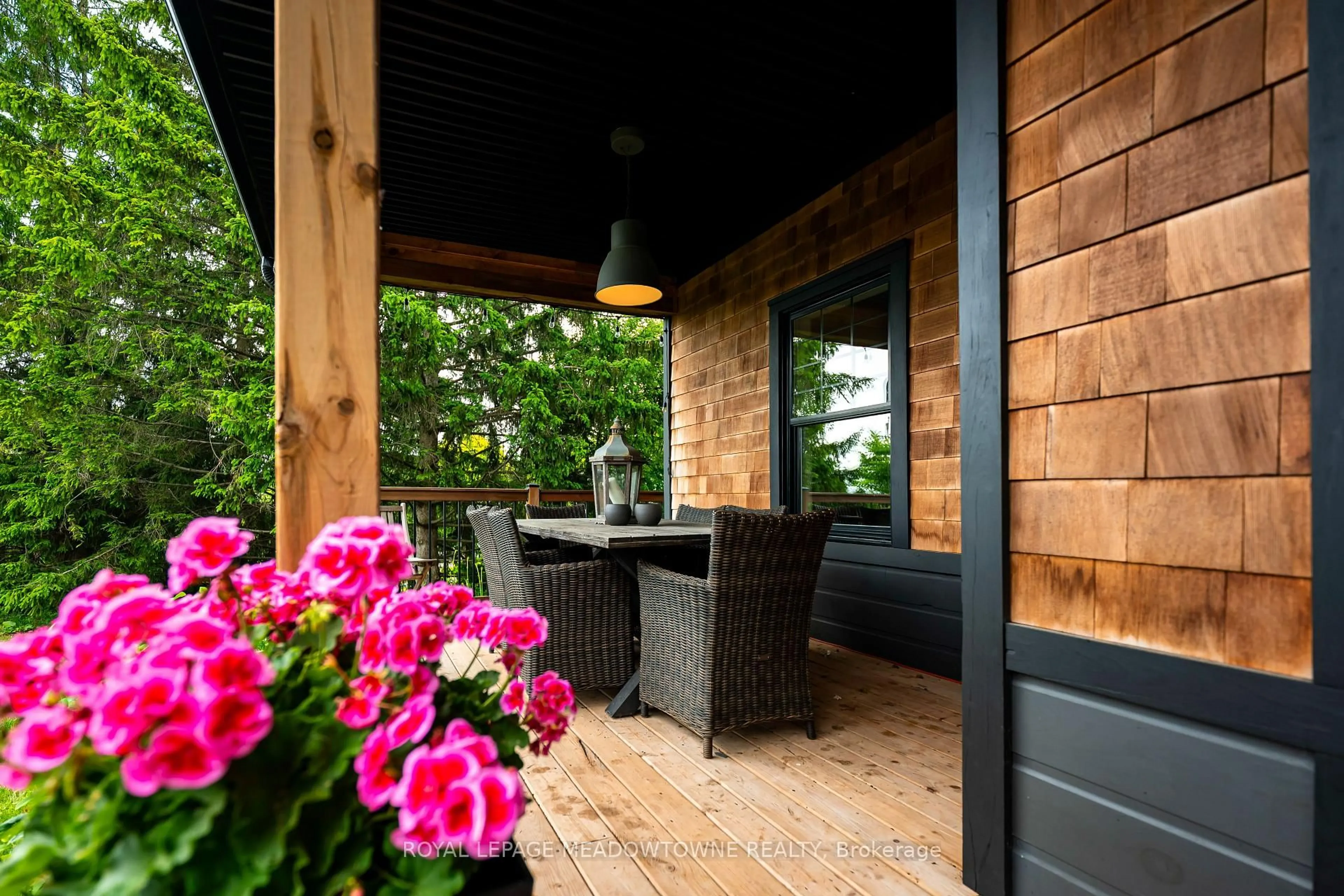 Patio, street for 13394 Tenth Line, Halton Hills Ontario L7G 4S8