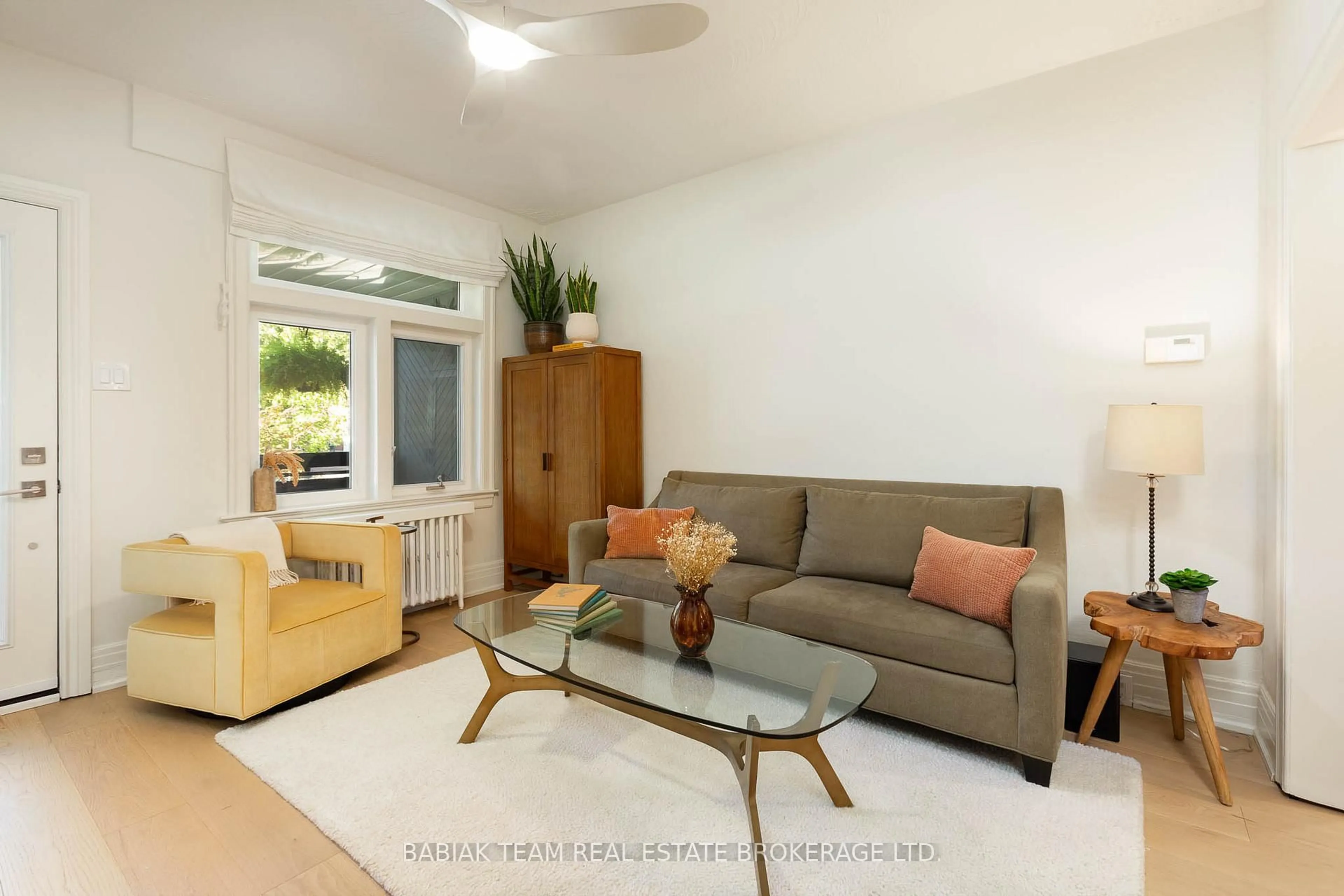 Living room with furniture, unknown for 85 Watson Ave, Toronto Ontario M6S 4E2