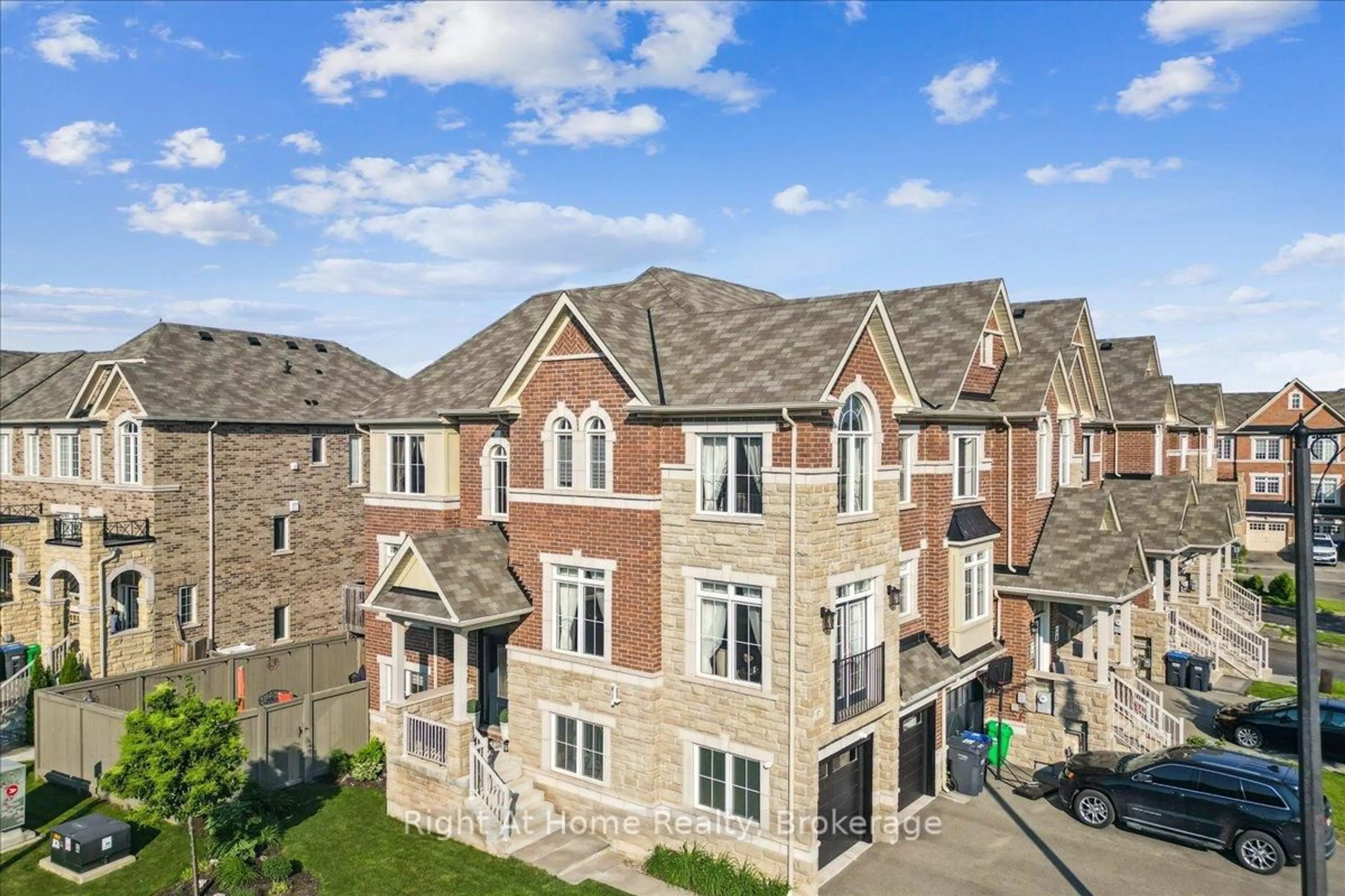 A pic from outside/outdoor area/front of a property/back of a property/a pic from drone, building for 37 Rockman Cres, Brampton Ontario L7A 0B5