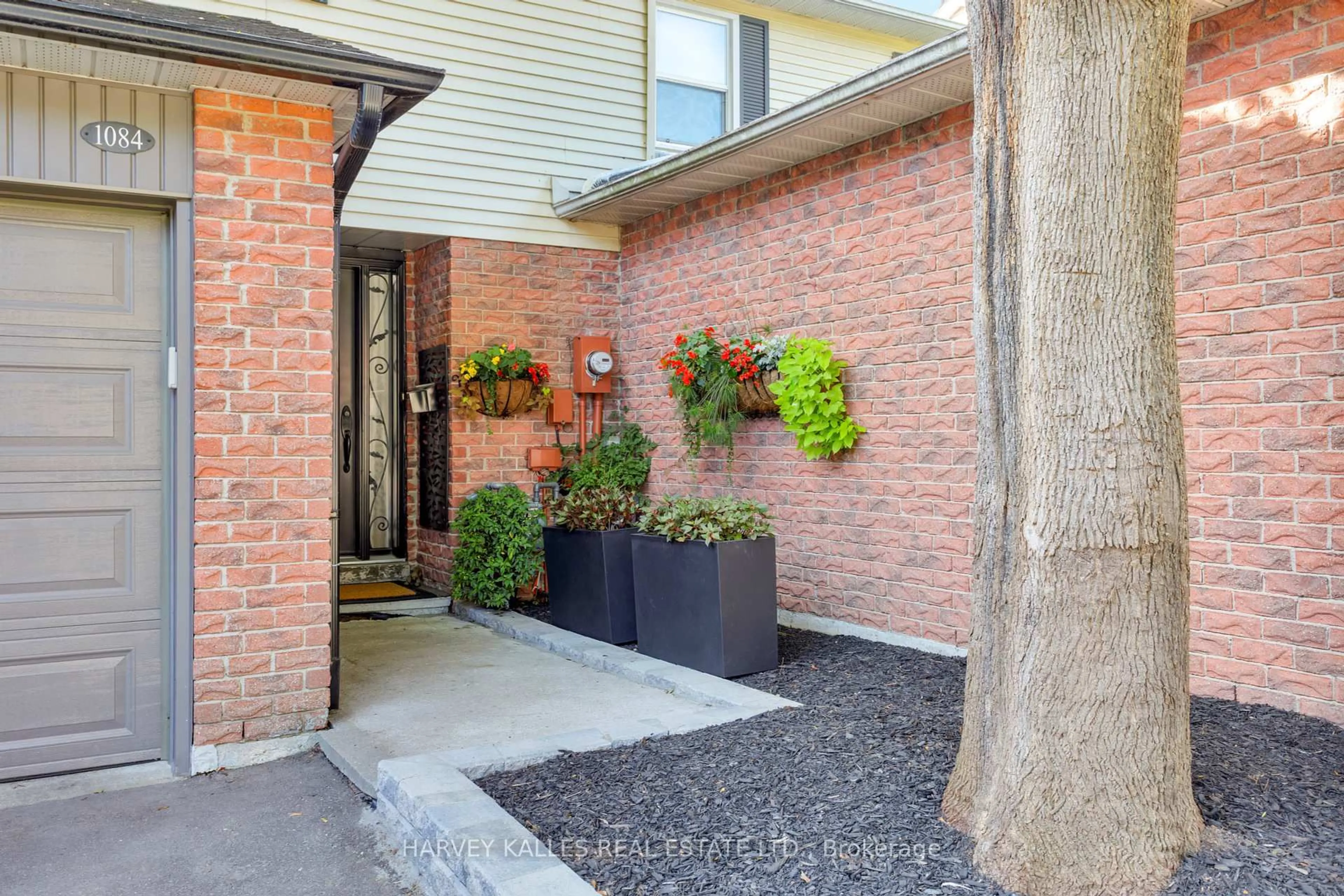 Unknown for 1084 Bordeaux Crt, Mississauga Ontario L5H 4B4