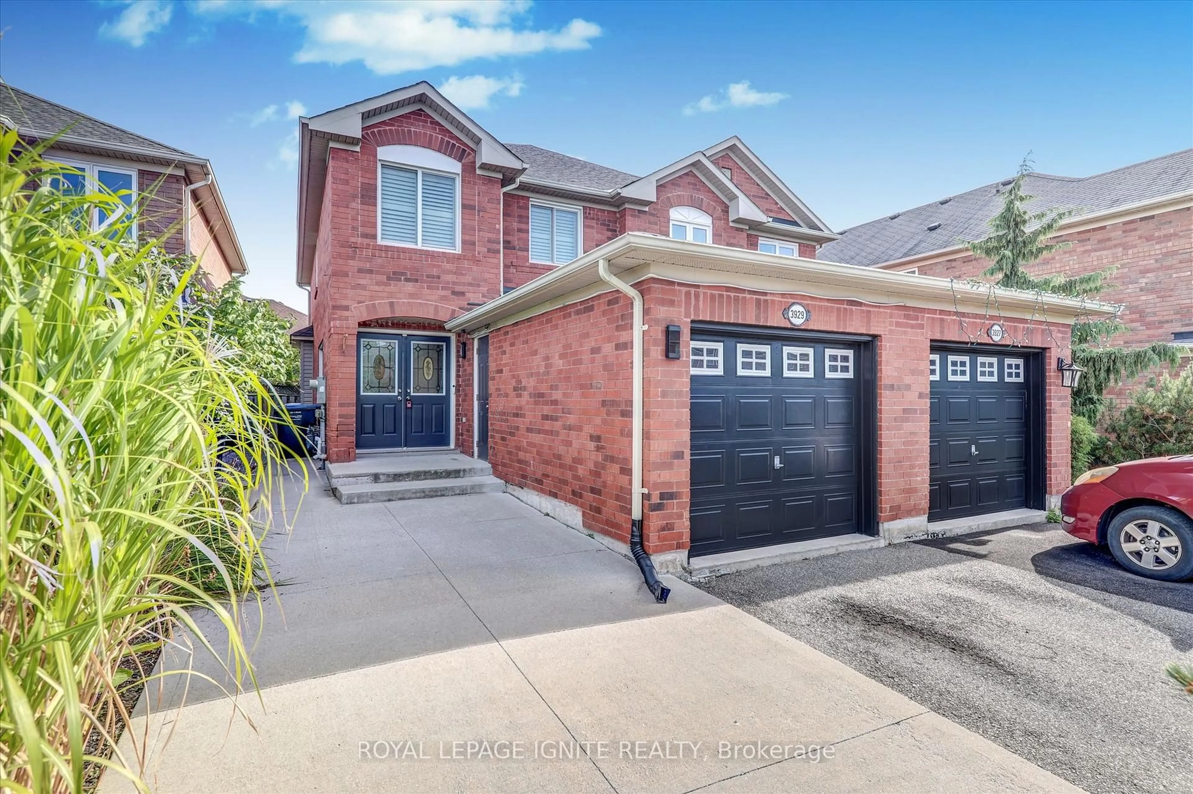 Home with brick exterior material, street for 3929 Milkwood Cres, Mississauga Ontario L5N 8H2