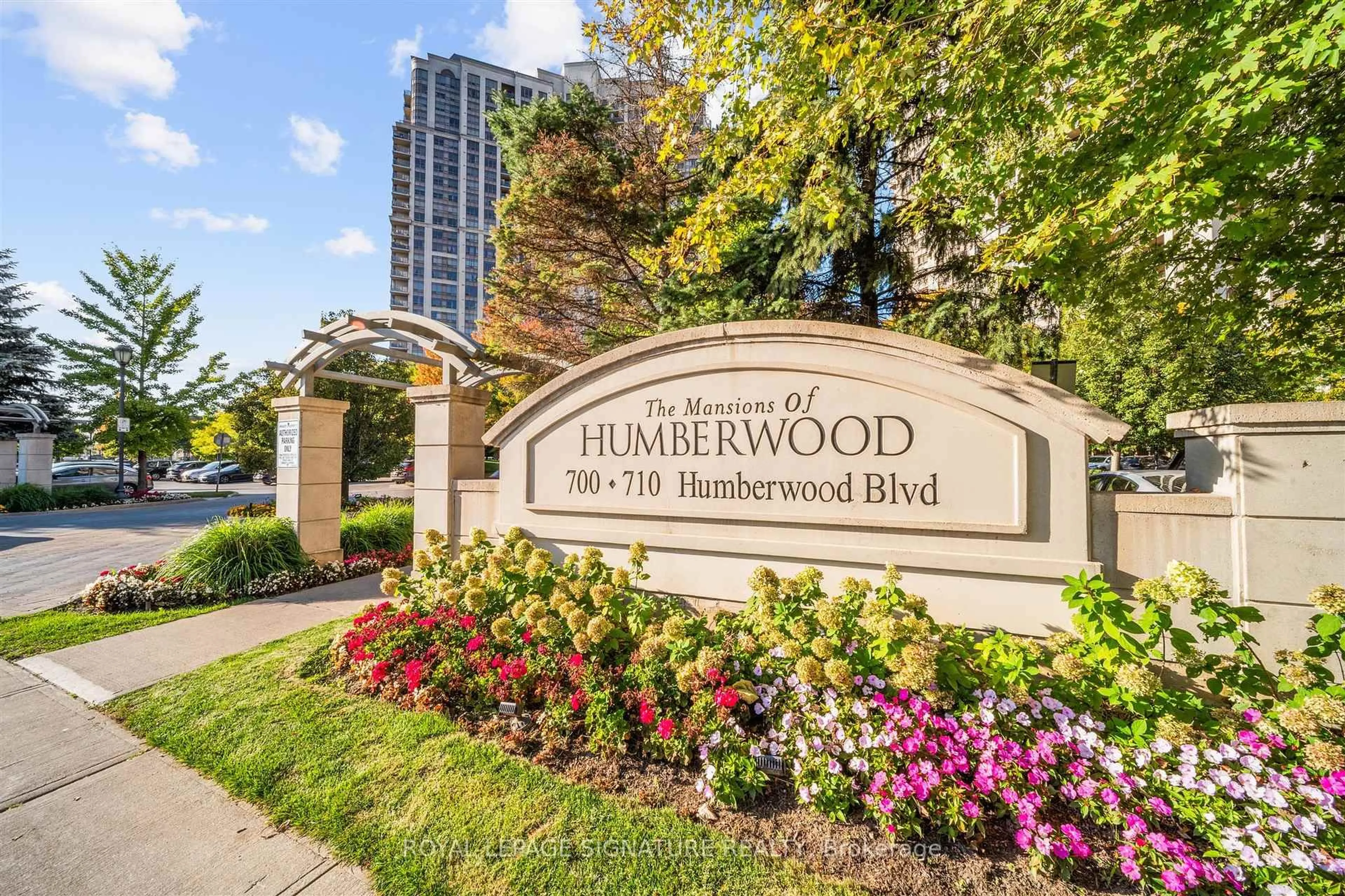Indoor foyer for 710 Humberwood Blvd #2407, Toronto Ontario M9W 7J5