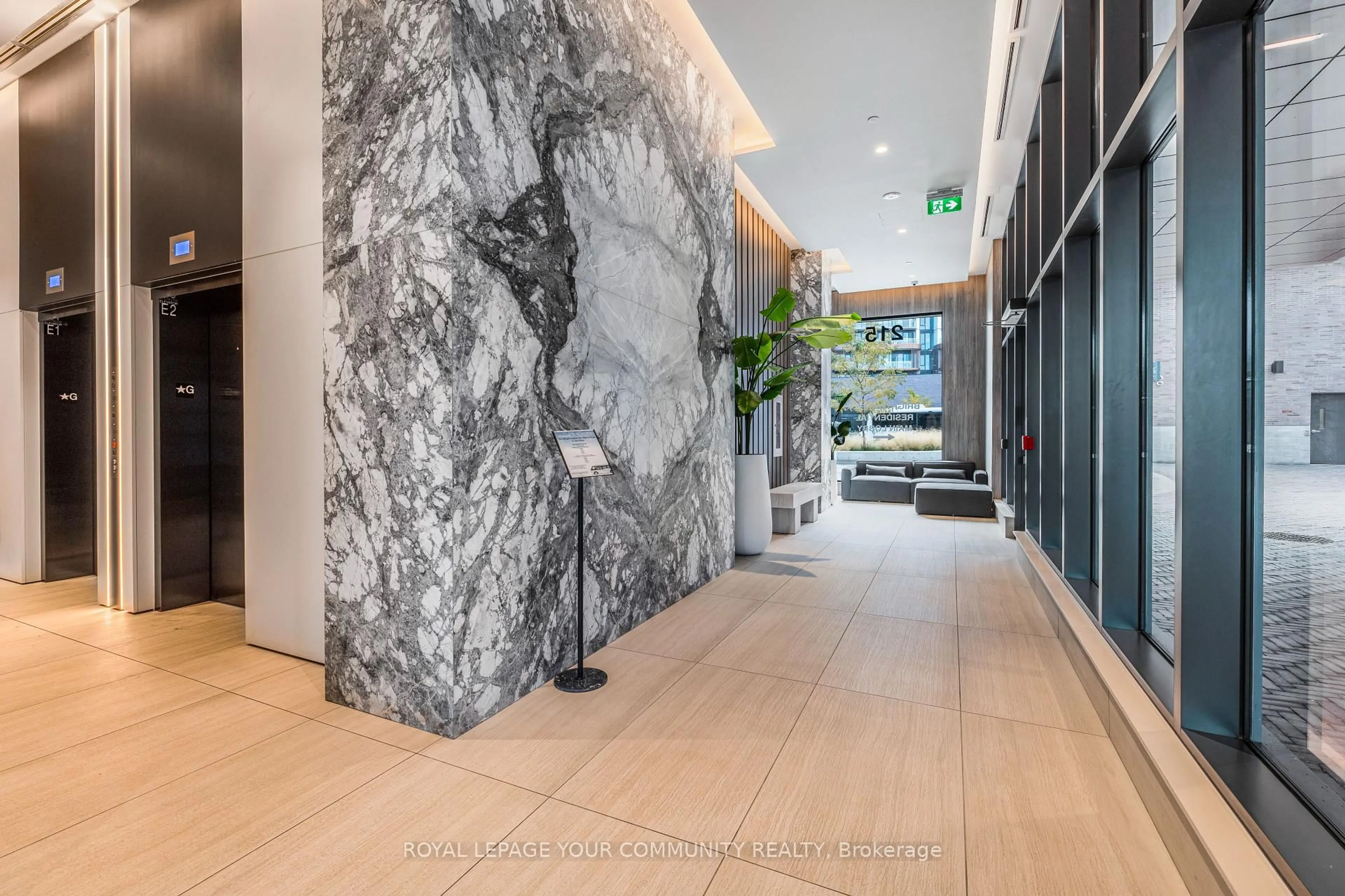 Indoor foyer for 215 Lakeshore Rd, Mississauga Ontario L5H 0A7