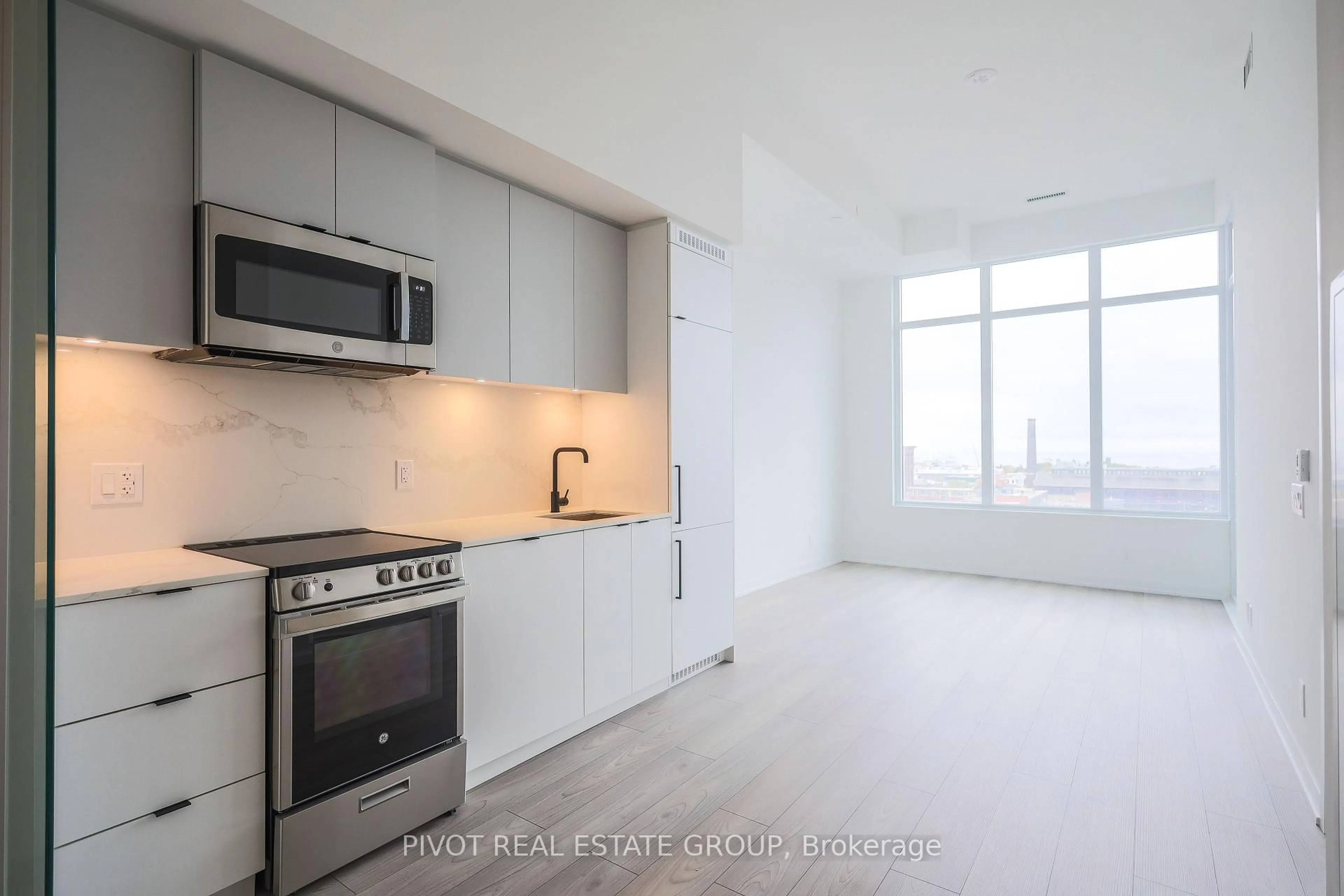 Unknown for 285 Dufferin St #715, Toronto Ontario M6K 0J2