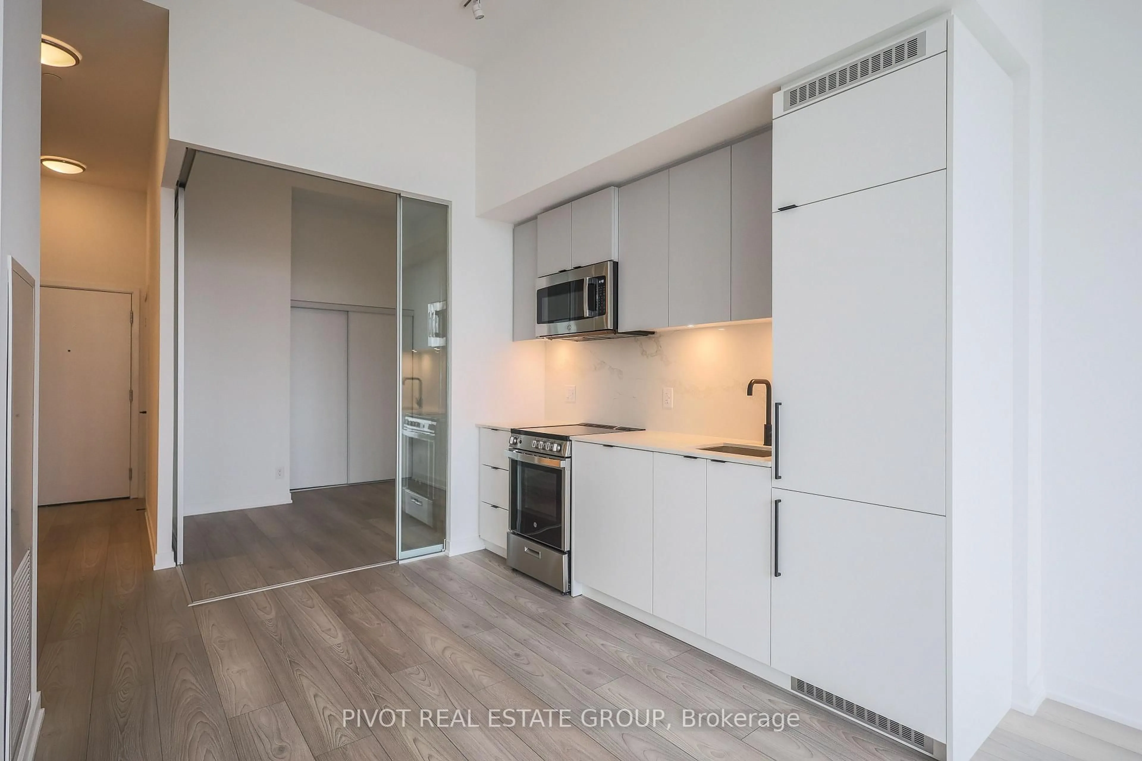 Open concept kitchen, unknown for 285 Dufferin St #715, Toronto Ontario M6K 0J2