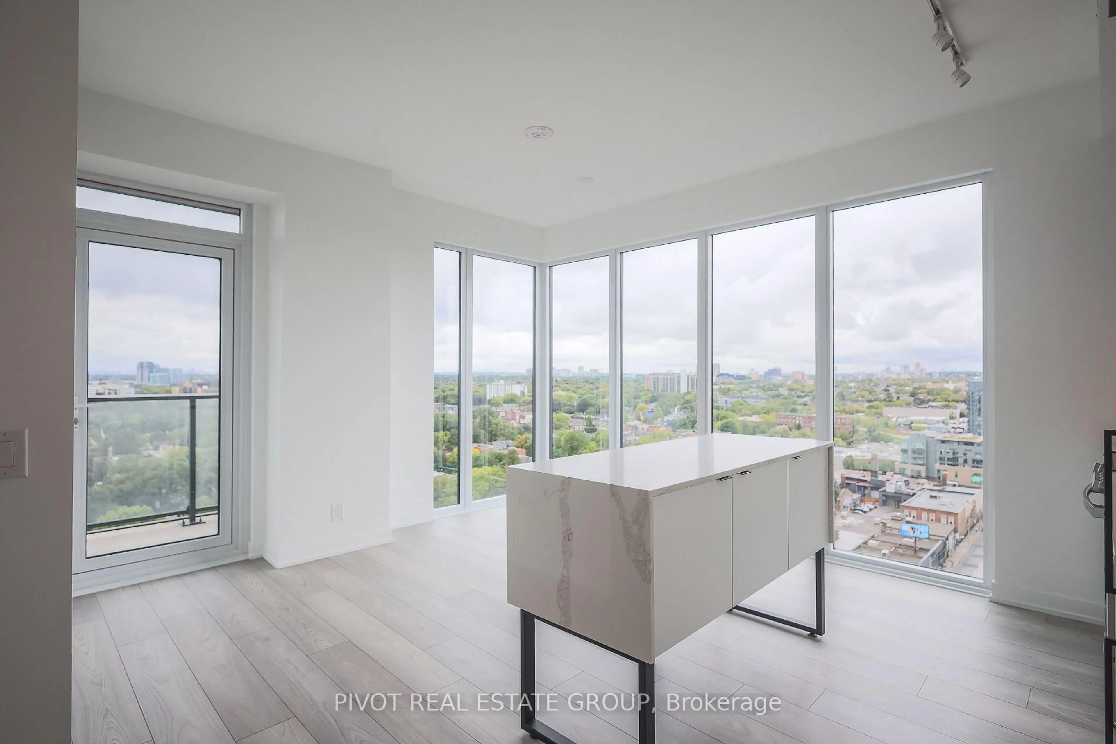 Unknown for 285 Dufferin St #1508, Toronto Ontario M6K 0J2