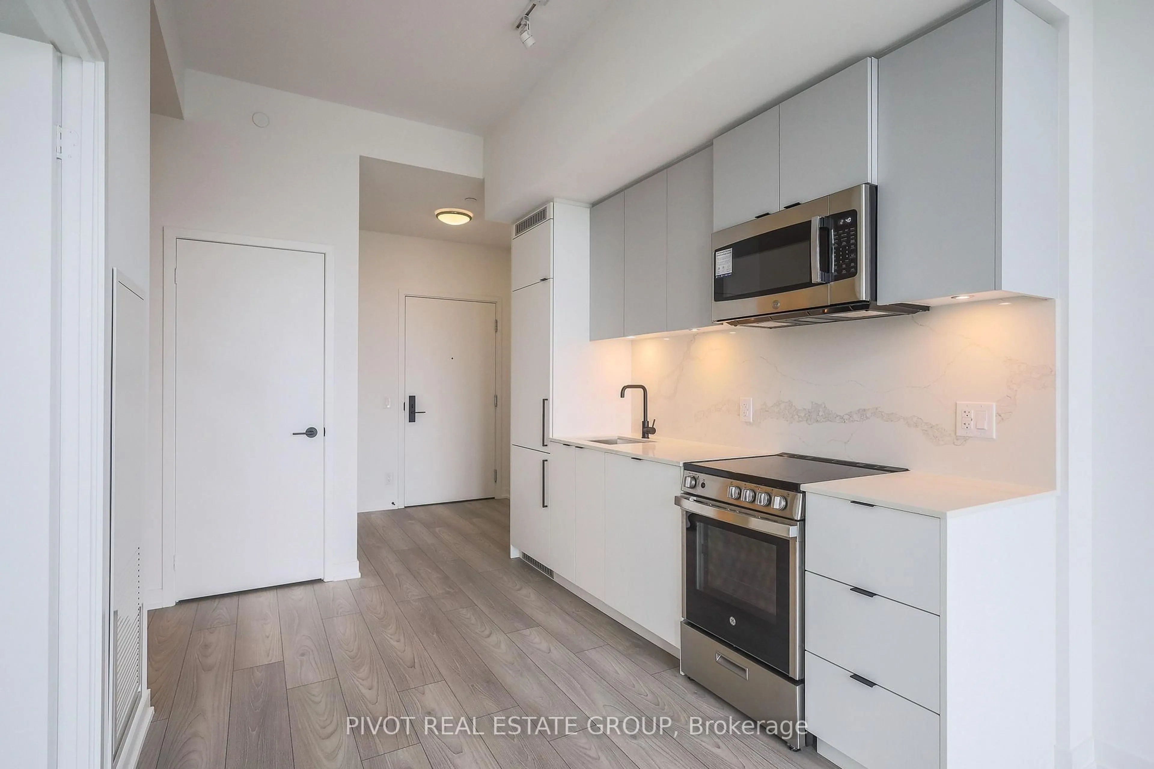 Unknown for 285 Dufferin St #1406, Toronto Ontario M6K 0J2