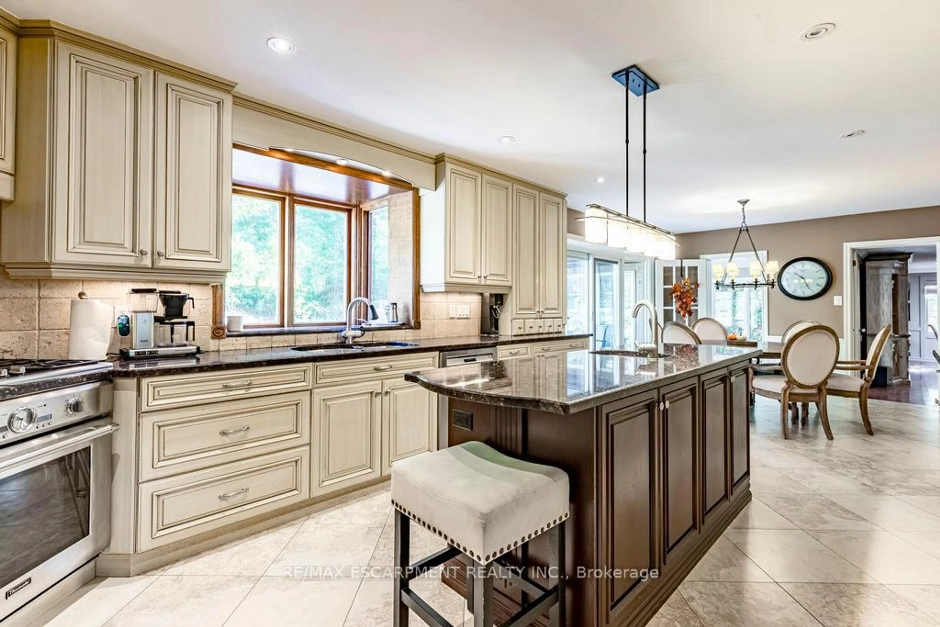 Open concept kitchen, ceramic/tile floor for 225 Shoreacres Rd, Burlington Ontario L7L 2H3