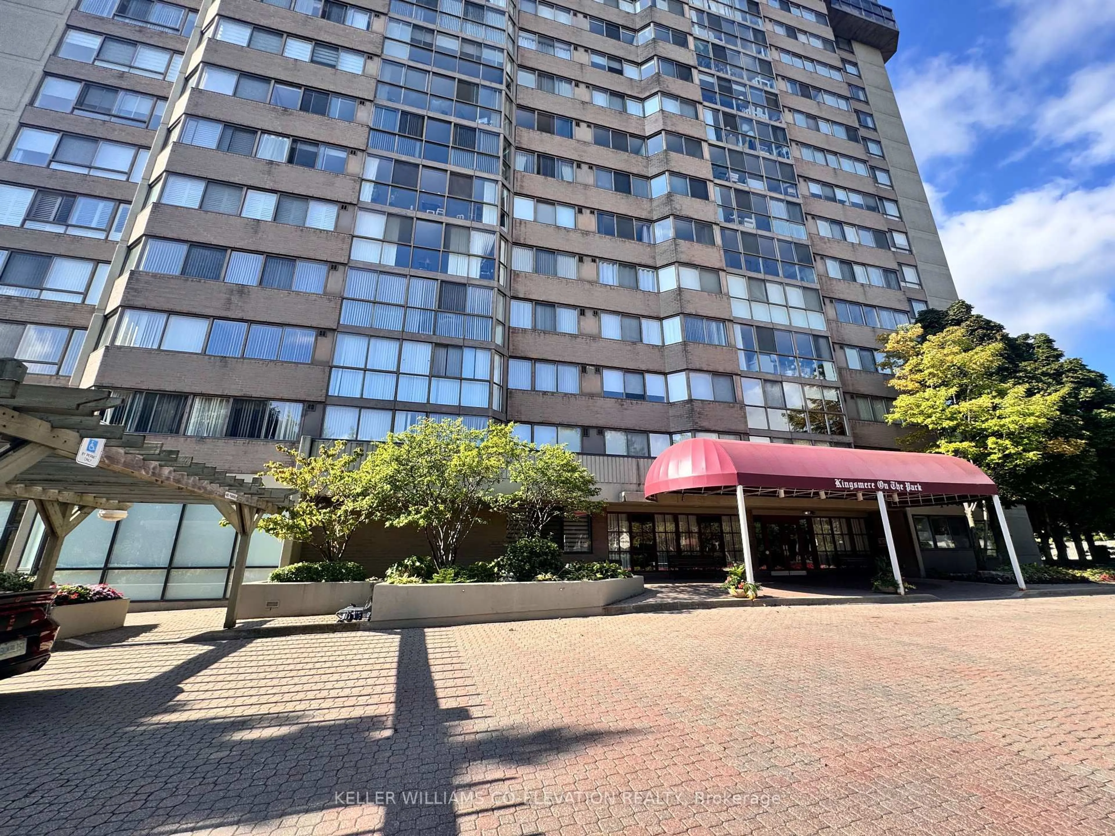 Unknown for 880 Dundas St #1604, Mississauga Ontario L5C 4H3