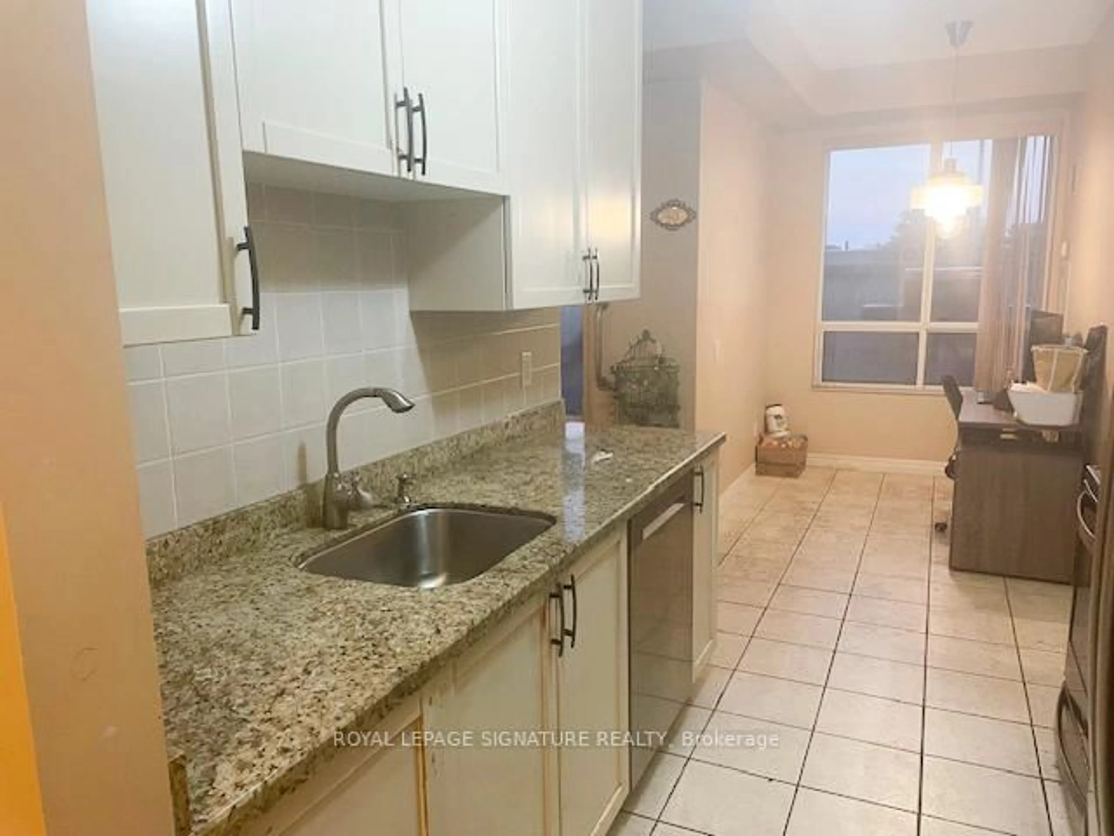 Standard kitchen, ceramic/tile floor for 25 Kingsbridge Garden Circ #224, Mississauga Ontario L5R 4B1
